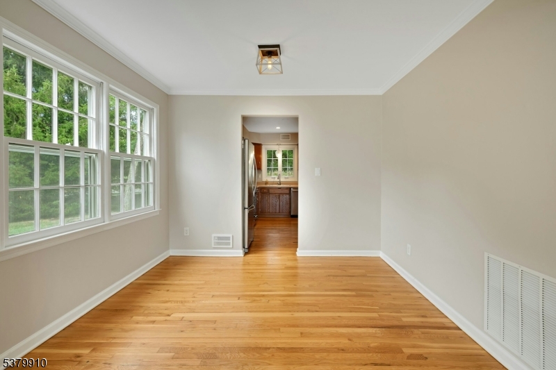 Mendham Boro, New Jersey, 07945, United States, 2 Bedrooms Bedrooms, ,3 BathroomsBathrooms,Residential,For Sale,1926186