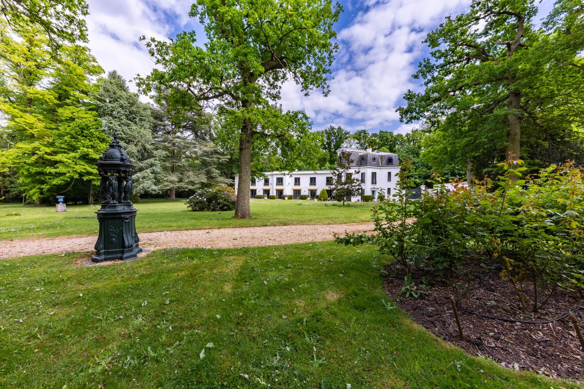 Marnes-la-Coquette, Île-de-France, 92430, FR, ,Residential,For Sale,1838413