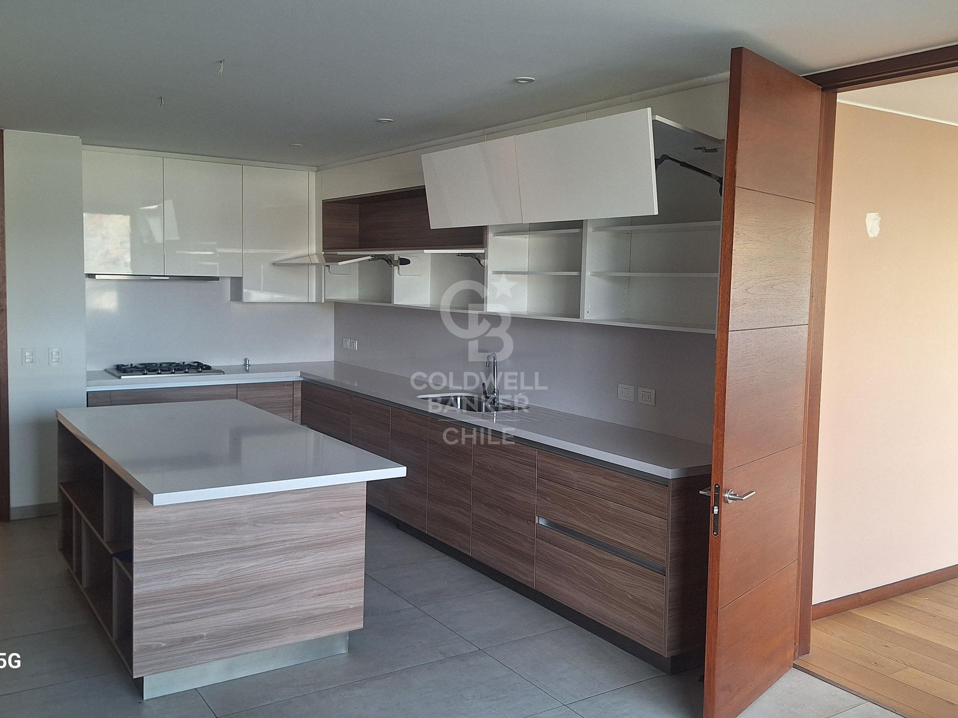 Las Condes, Chile, 4 Bedrooms Bedrooms, ,5 BathroomsBathrooms,Residential,For Sale,1932159