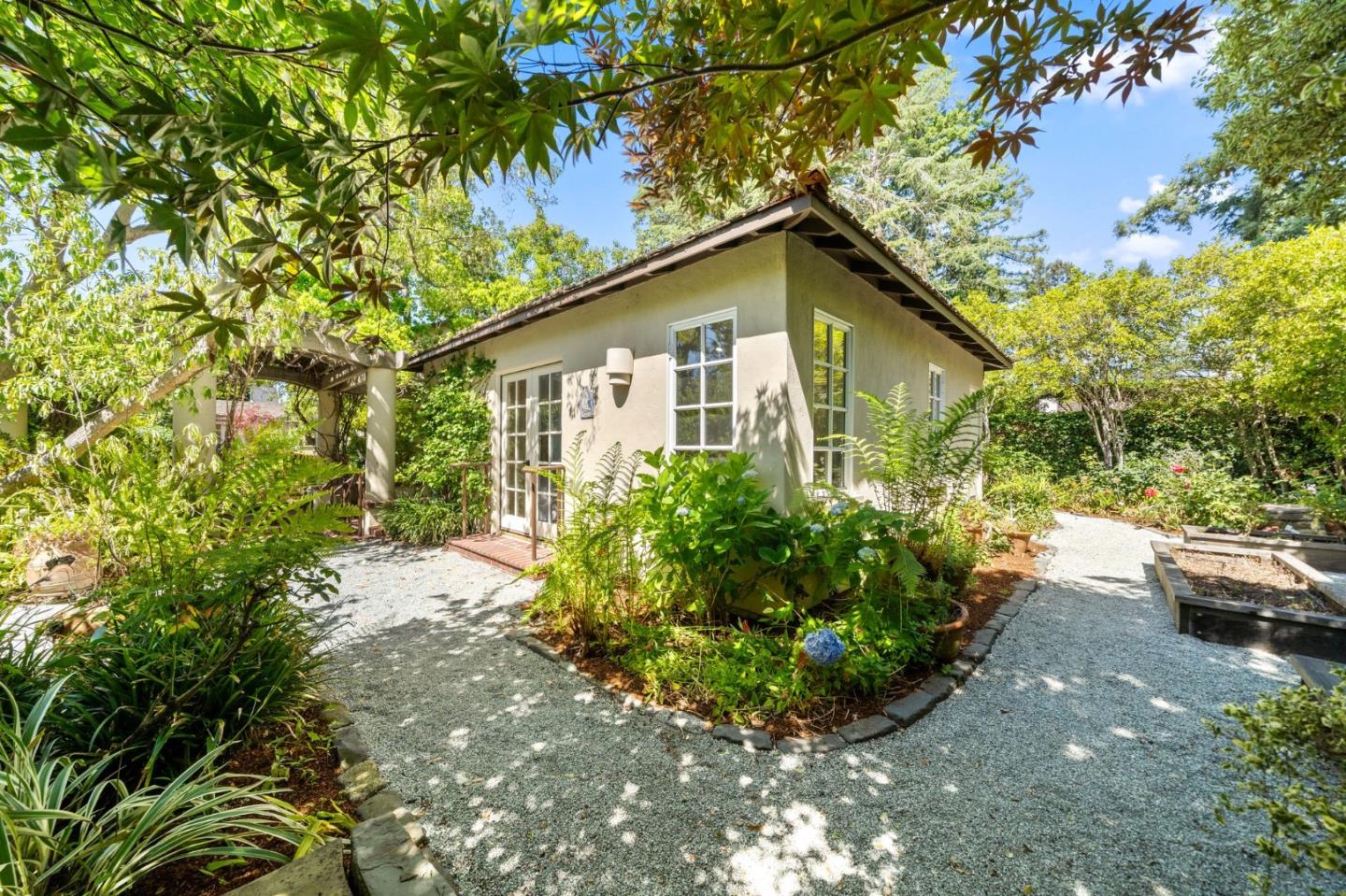 Palo Alto, California, 94301, United States, 4 Bedrooms Bedrooms, ,4 BathroomsBathrooms,Residential,For Sale,1837921