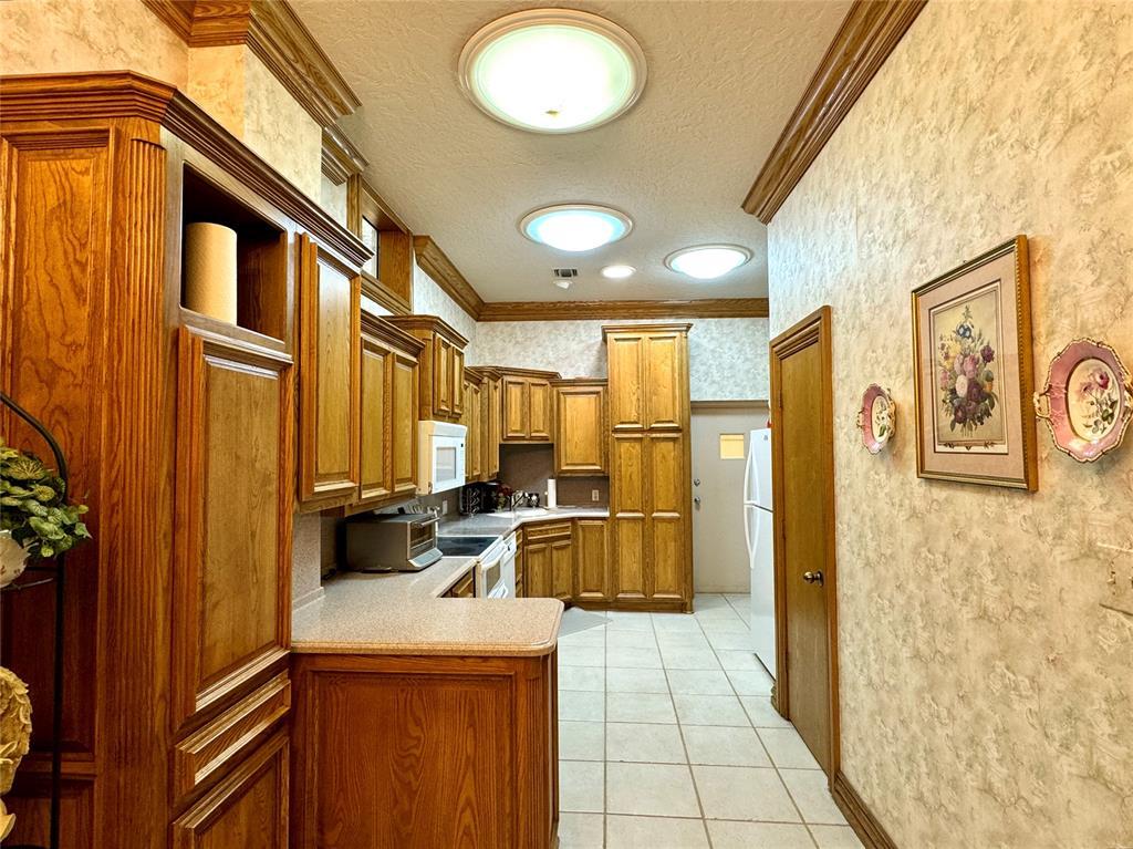 Chickasha, Oklahoma, 73018, United States, 7 Bedrooms Bedrooms, ,7 BathroomsBathrooms,Residential,For Sale,1979971