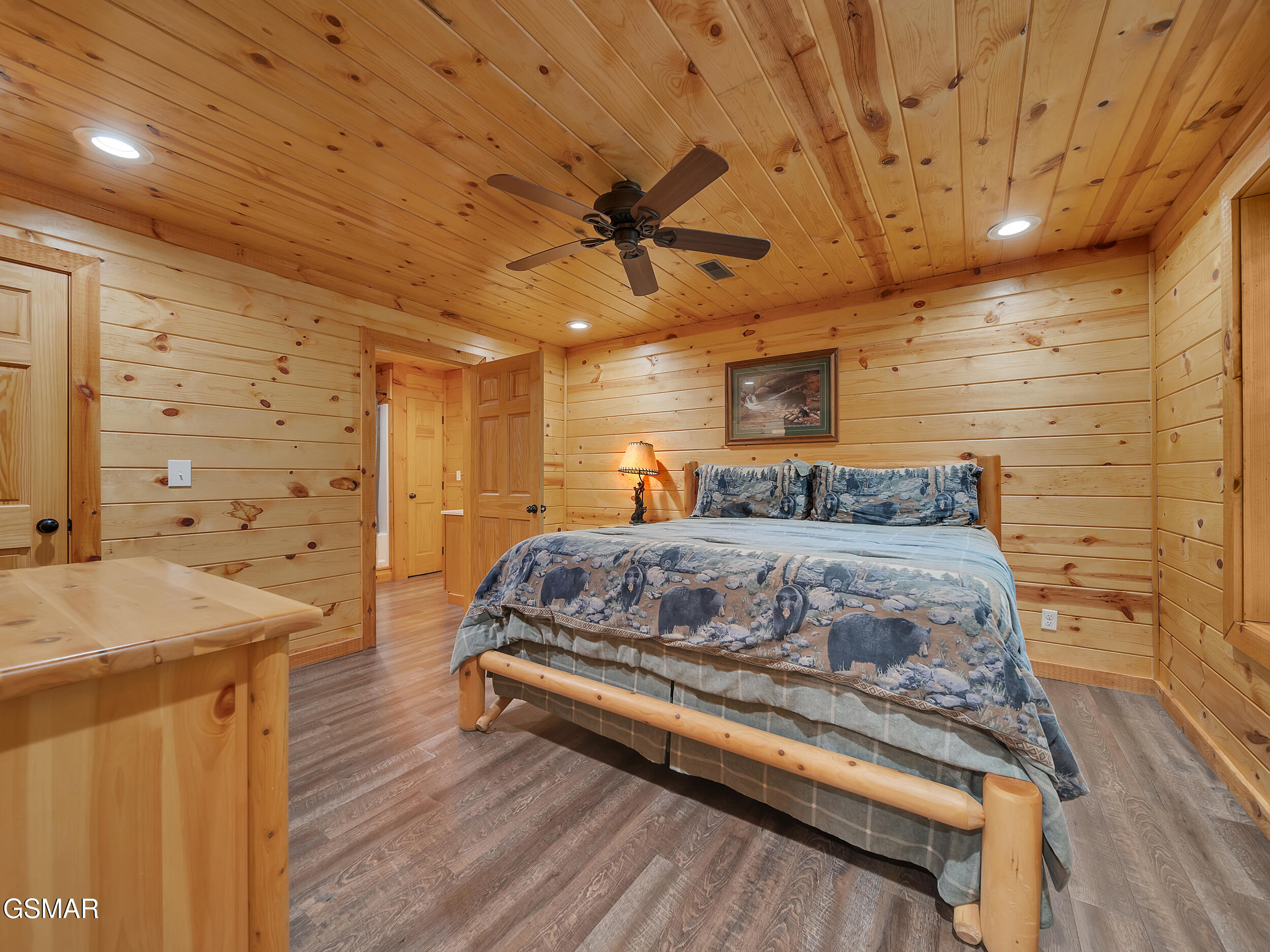 Pigeon Forge, Tennessee, 37876, United States, 4 Bedrooms Bedrooms, ,4 BathroomsBathrooms,Residential,For Sale,1944632