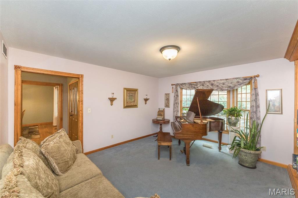 Eureka, Missouri, 63025, United States, 4 Bedrooms Bedrooms, ,4 BathroomsBathrooms,Residential,For Sale,1941693