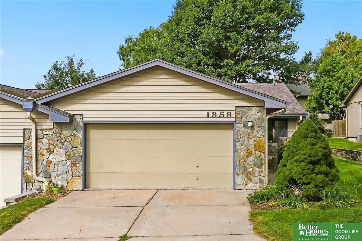 94th Plz, Omaha, NE 68114 #1