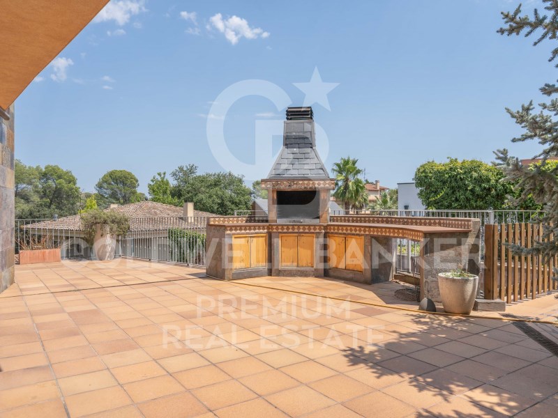 Cerdanyola del Vallès, Catalonia, ES, 4 Bedrooms Bedrooms, ,4 BathroomsBathrooms,Residential,For Sale,1613649