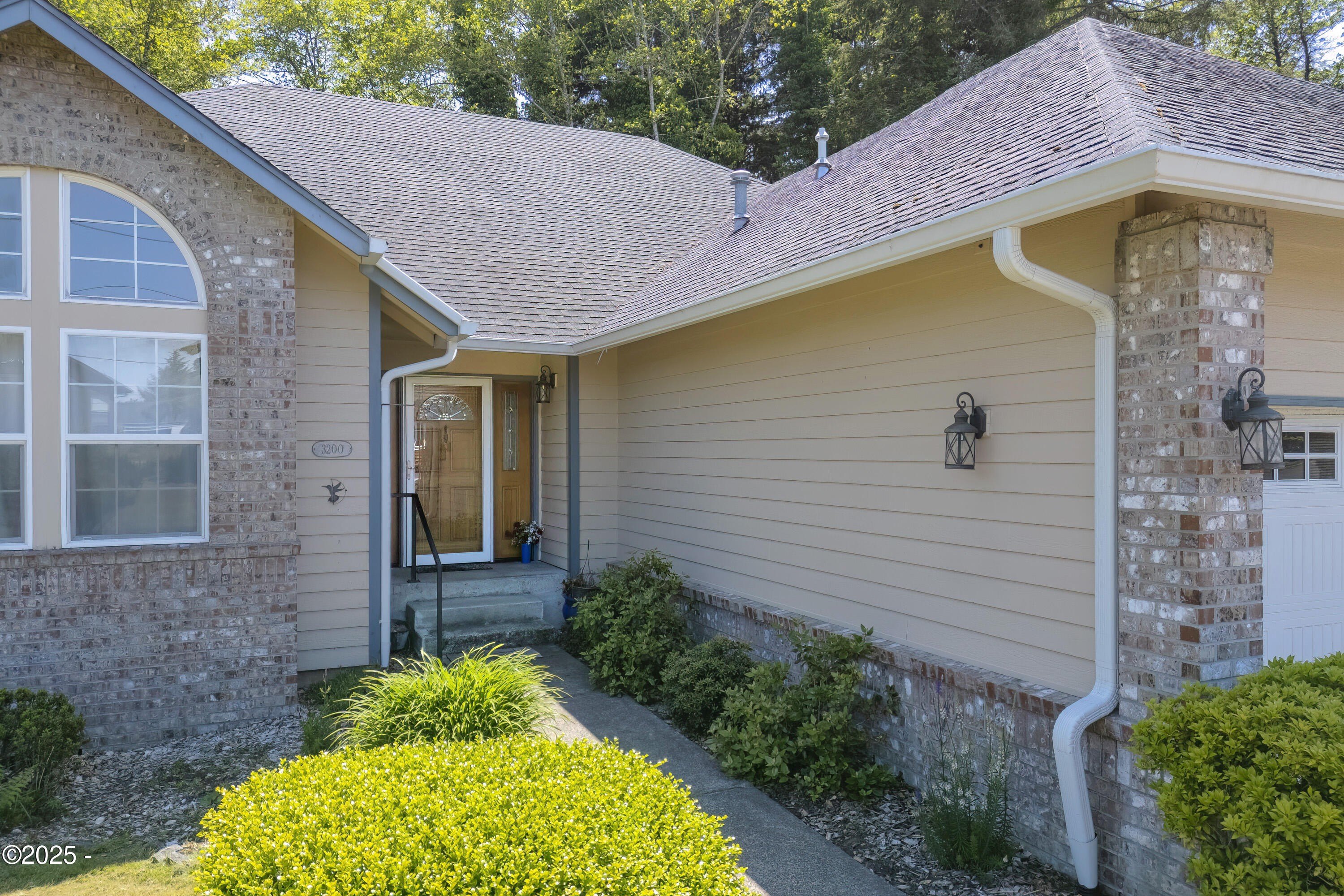 Lincoln City, Oregon, 97365, United States, 2 Bedrooms Bedrooms, ,2 BathroomsBathrooms,Residential,For Sale,1858189