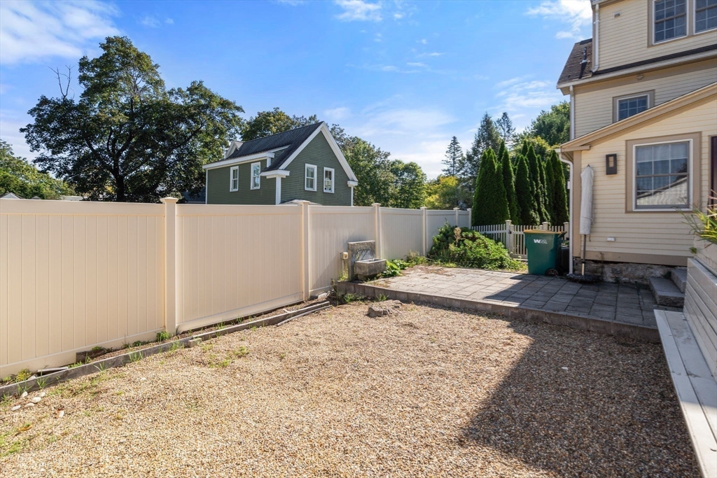 Concord, Massachusetts, 01742, United States, 3 Bedrooms Bedrooms, ,3 BathroomsBathrooms,Residential,For Sale,1949763