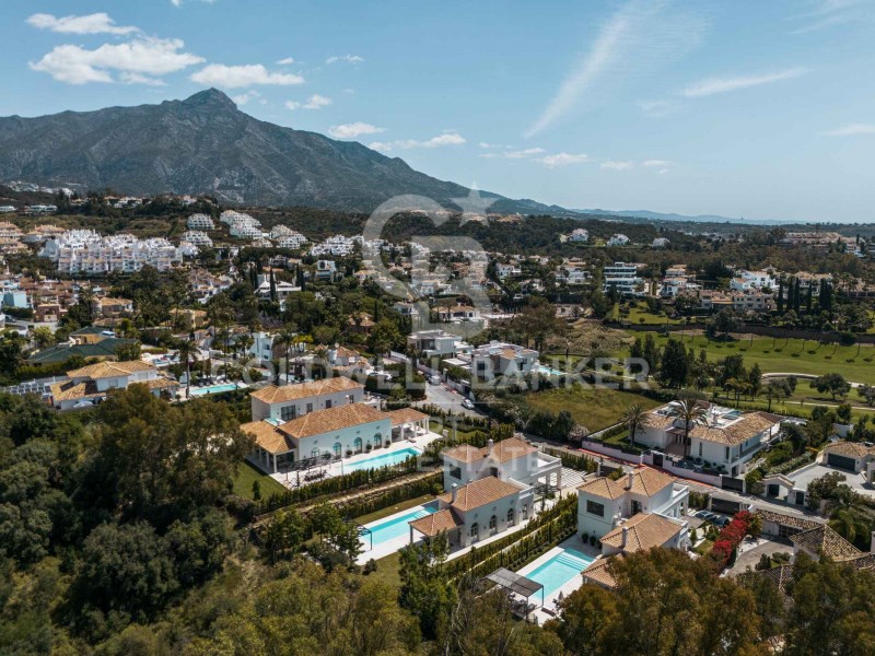 Marbella, Andalusia, ES, 4 Bedrooms Bedrooms, ,5 BathroomsBathrooms,Residential,For Sale,1804781
