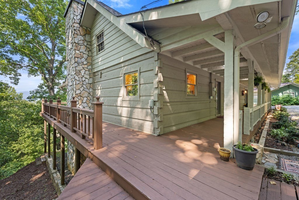 Hiawassee, Georgia, 30546, United States, 3 Bedrooms Bedrooms, ,3 BathroomsBathrooms,Residential,For Sale,1880461