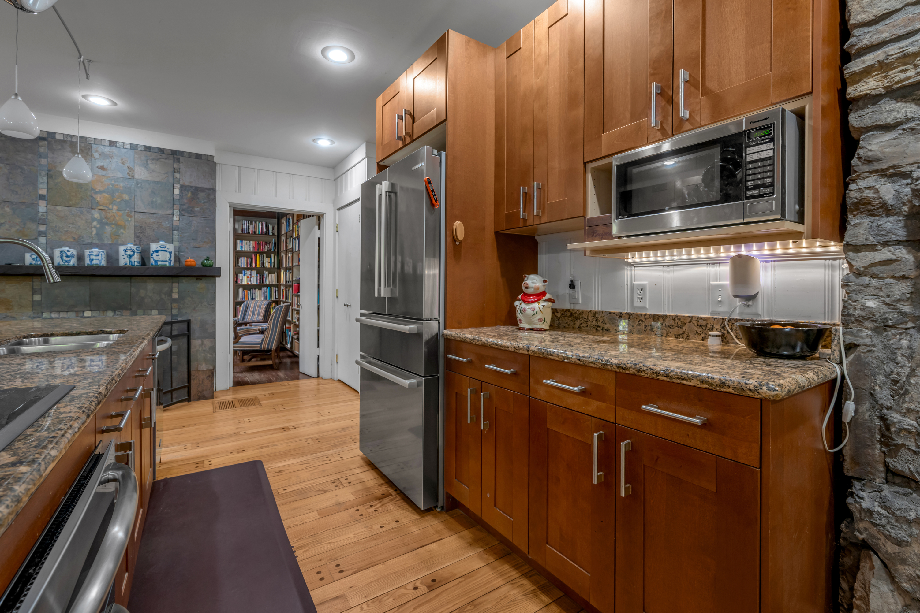  8641 Adams Lane - 物件實景
