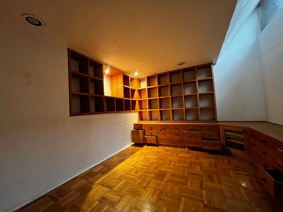 Fuente de Cantaritos, Naucalpan de Juárez, Estado de méxico, 53950, Mexico, 3 Bedrooms Bedrooms, ,3 BathroomsBathrooms,Residential,For Sale,Fuente de Cantaritos,1583198