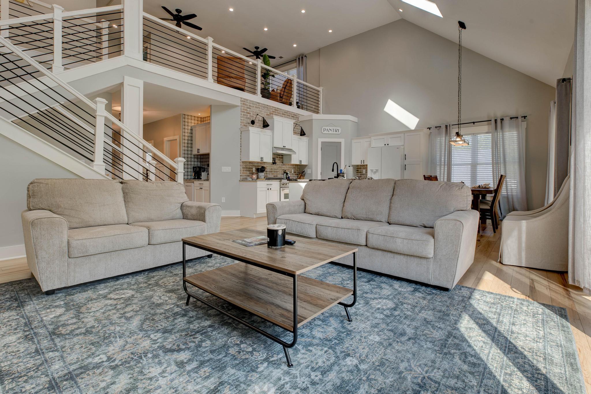 Richmond, Kentucky, 40475, United States, 4 Bedrooms Bedrooms, ,6 BathroomsBathrooms,Residential,For Sale,1971513