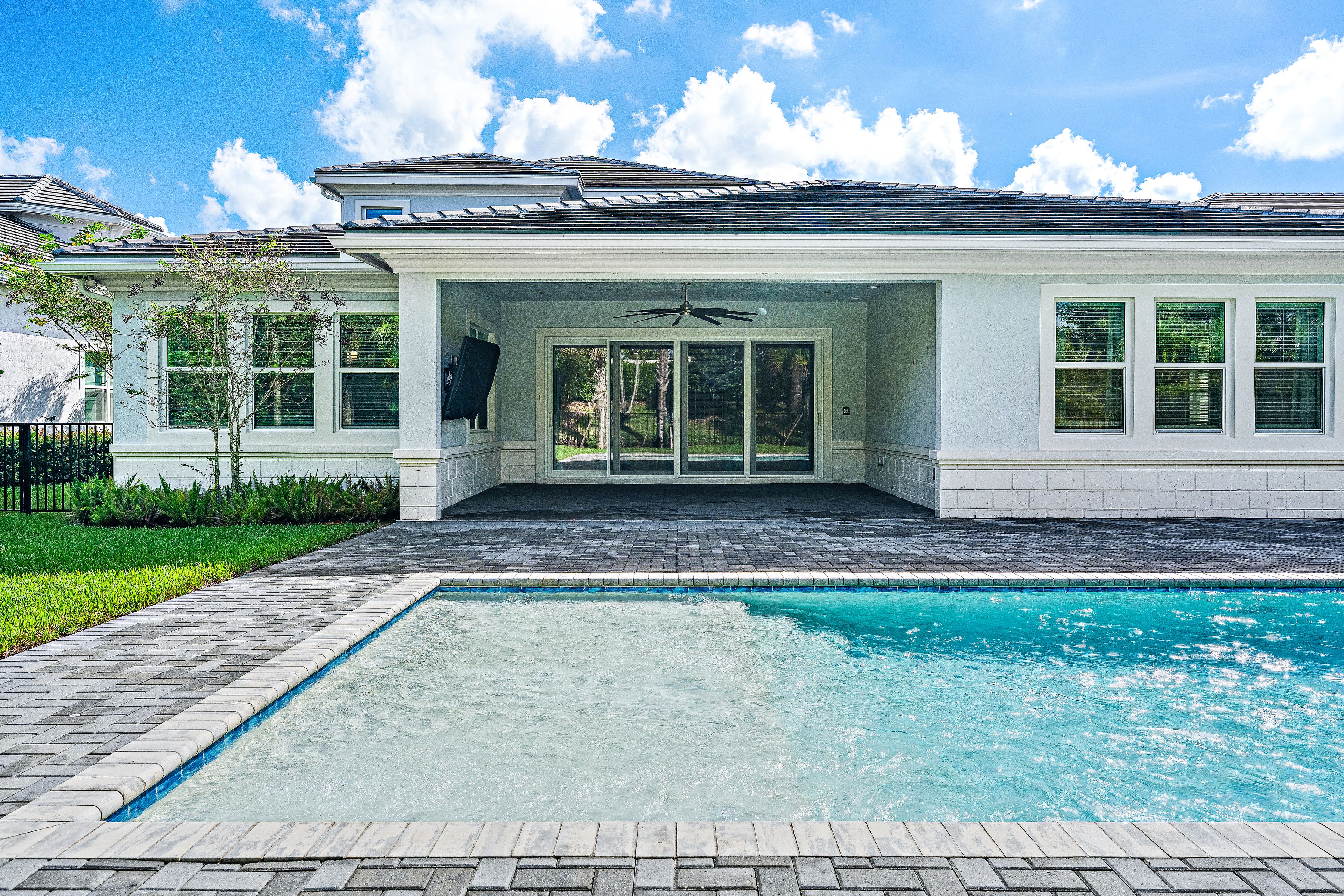  9224 Crestview Circle - 物件實景