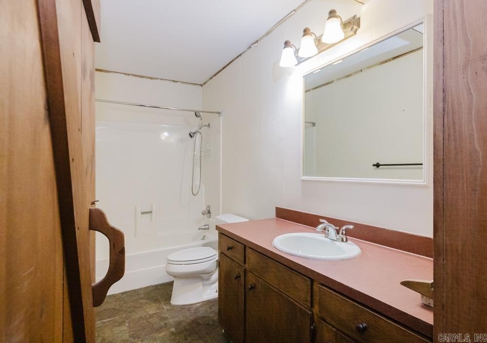 Benton, Arkansas, 72015, United States, 4 Bedrooms Bedrooms, ,3 BathroomsBathrooms,Residential,For Sale,1978701