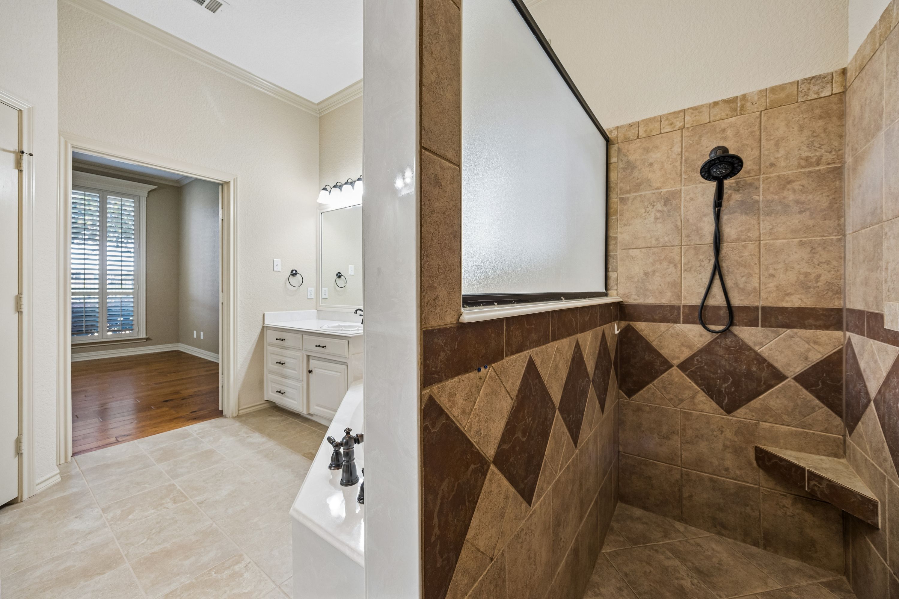  837 Thomas Crossing Drive, Fort Worth, TX, 76028 - 物件實景