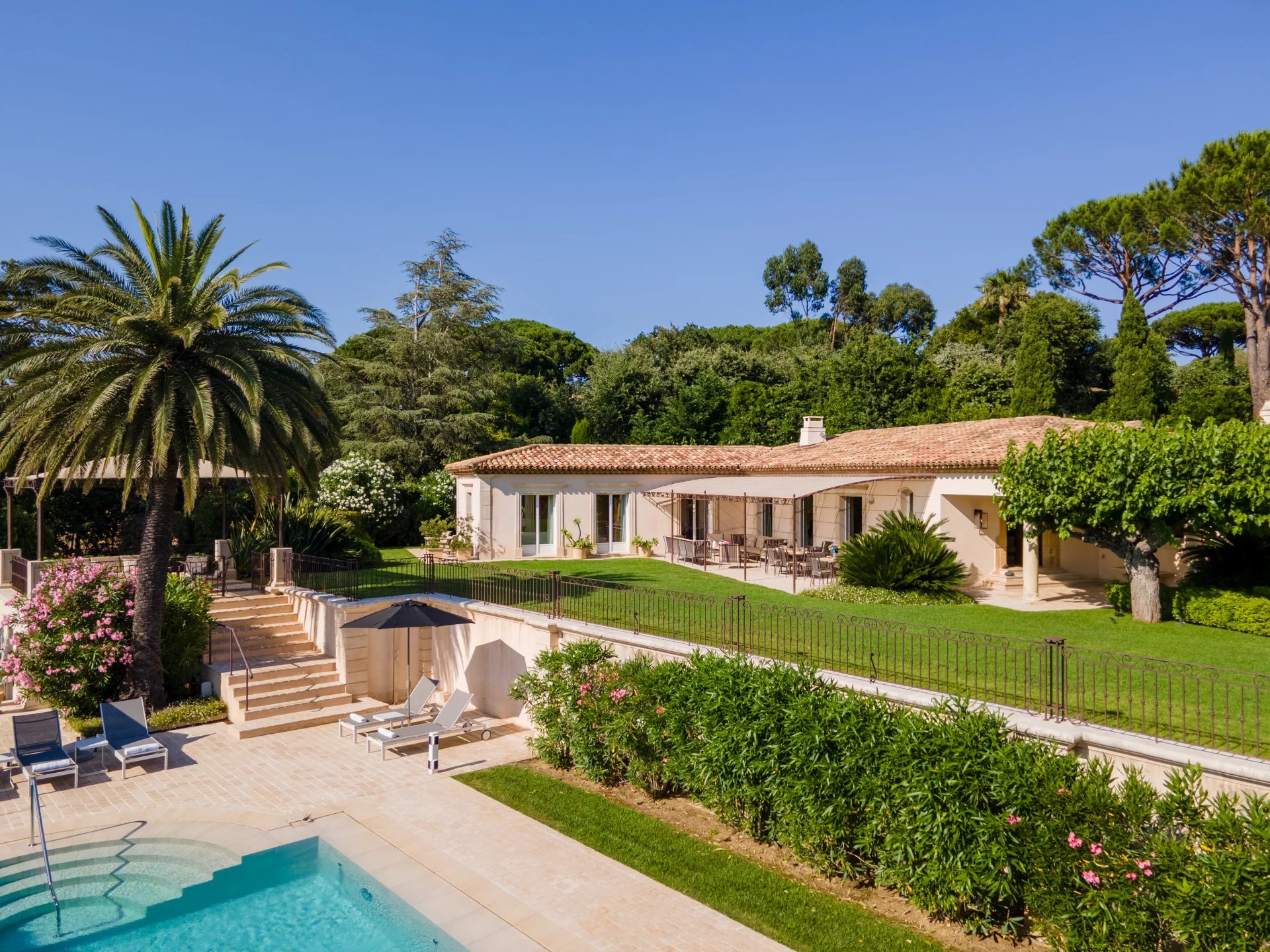 Saint-Tropez, Provence-Alpes-Côte d’Azur, 83990, FR, ,Residential,For Sale,1897546