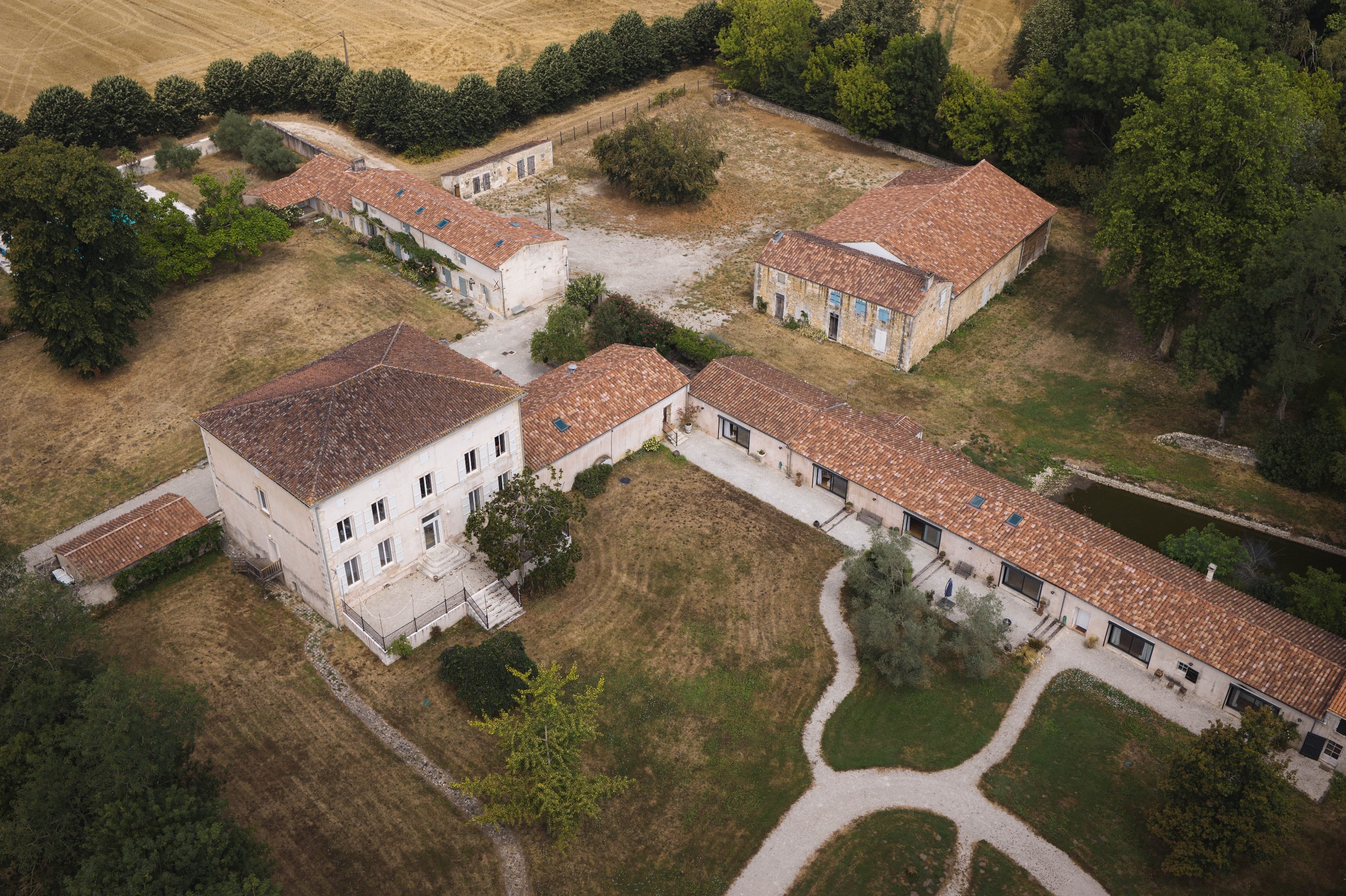  The privilege of a centuries-old estate, the elegance of a refined way of life,… - 物件實景
