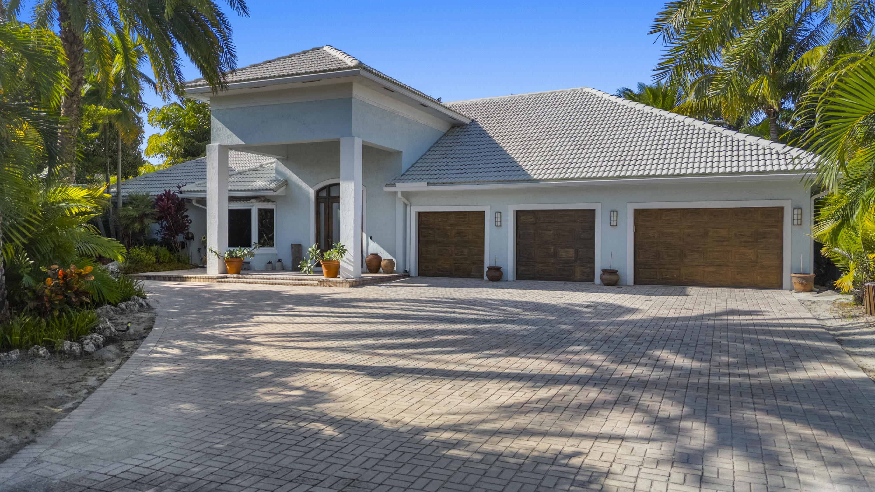 Lighthouse Point, Florida, 33064, United States, 4 Bedrooms Bedrooms, ,4 BathroomsBathrooms,Residential,For Sale,1992146