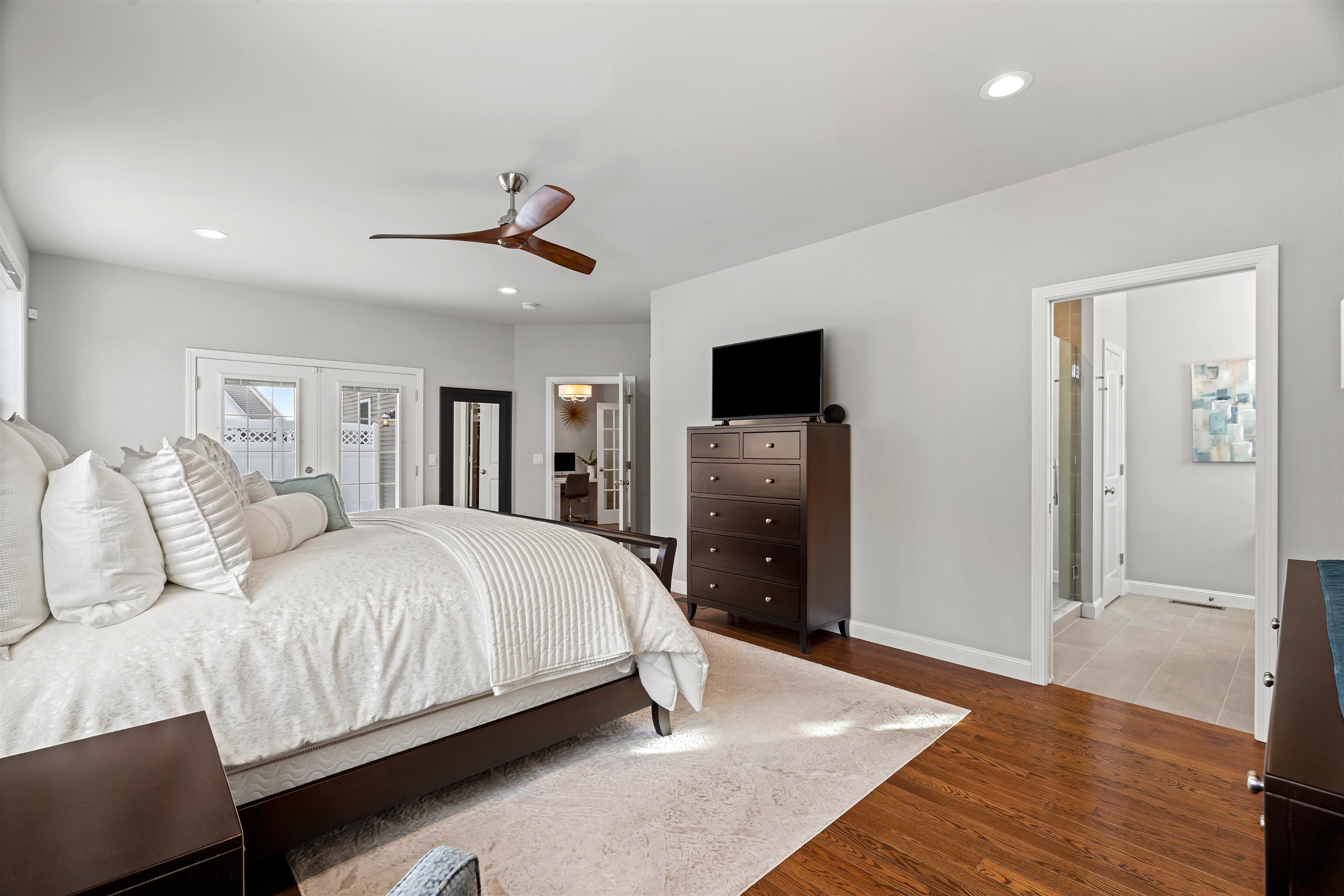 Manchester, New Hampshire, 03102, United States, 3 Bedrooms Bedrooms, ,3 BathroomsBathrooms,Residential,For Sale,2003193