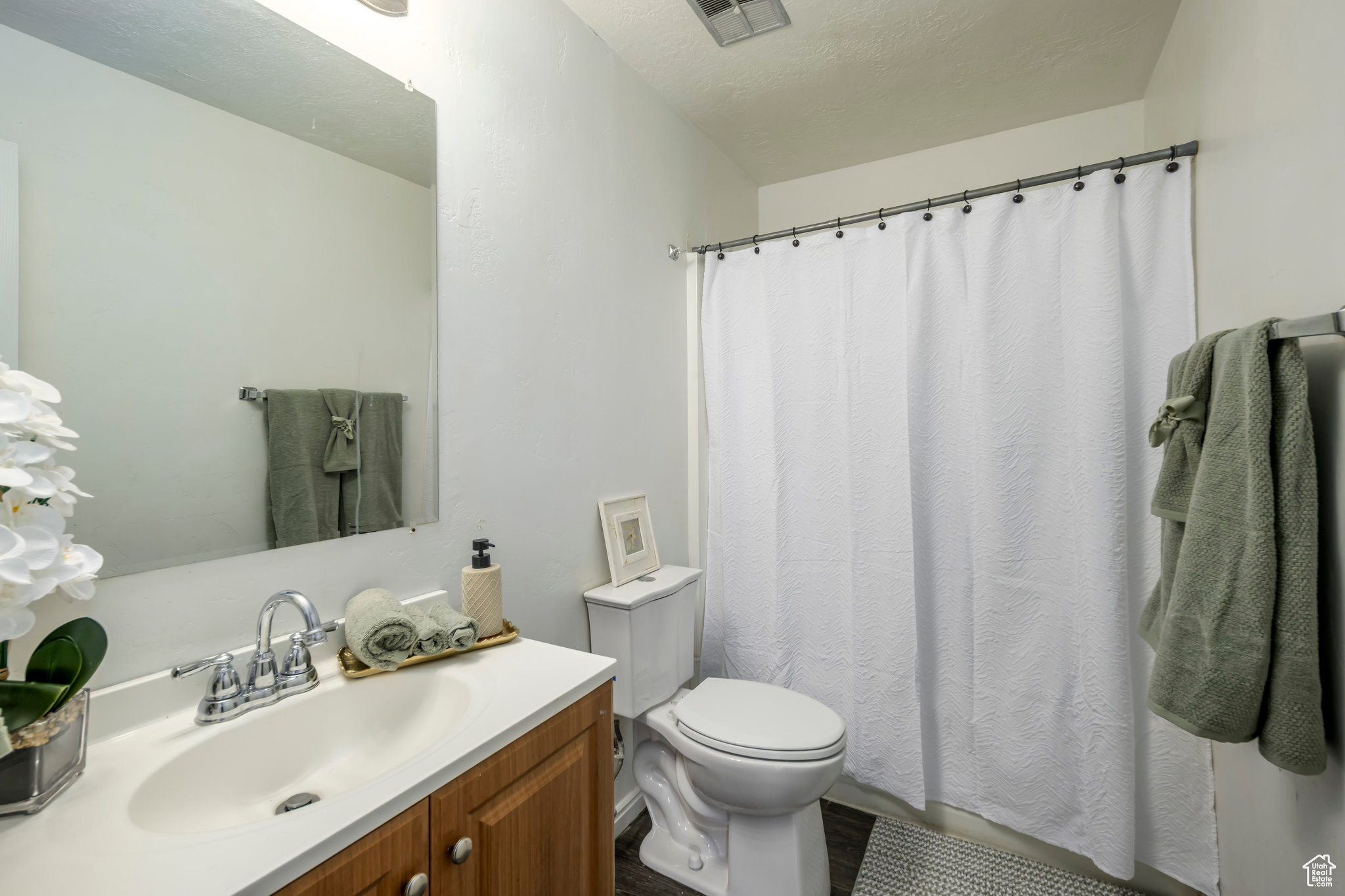 West Valley City, Utah, 84120, United States, 5 Bedrooms Bedrooms, ,2 BathroomsBathrooms,Residential,For Sale,1906860