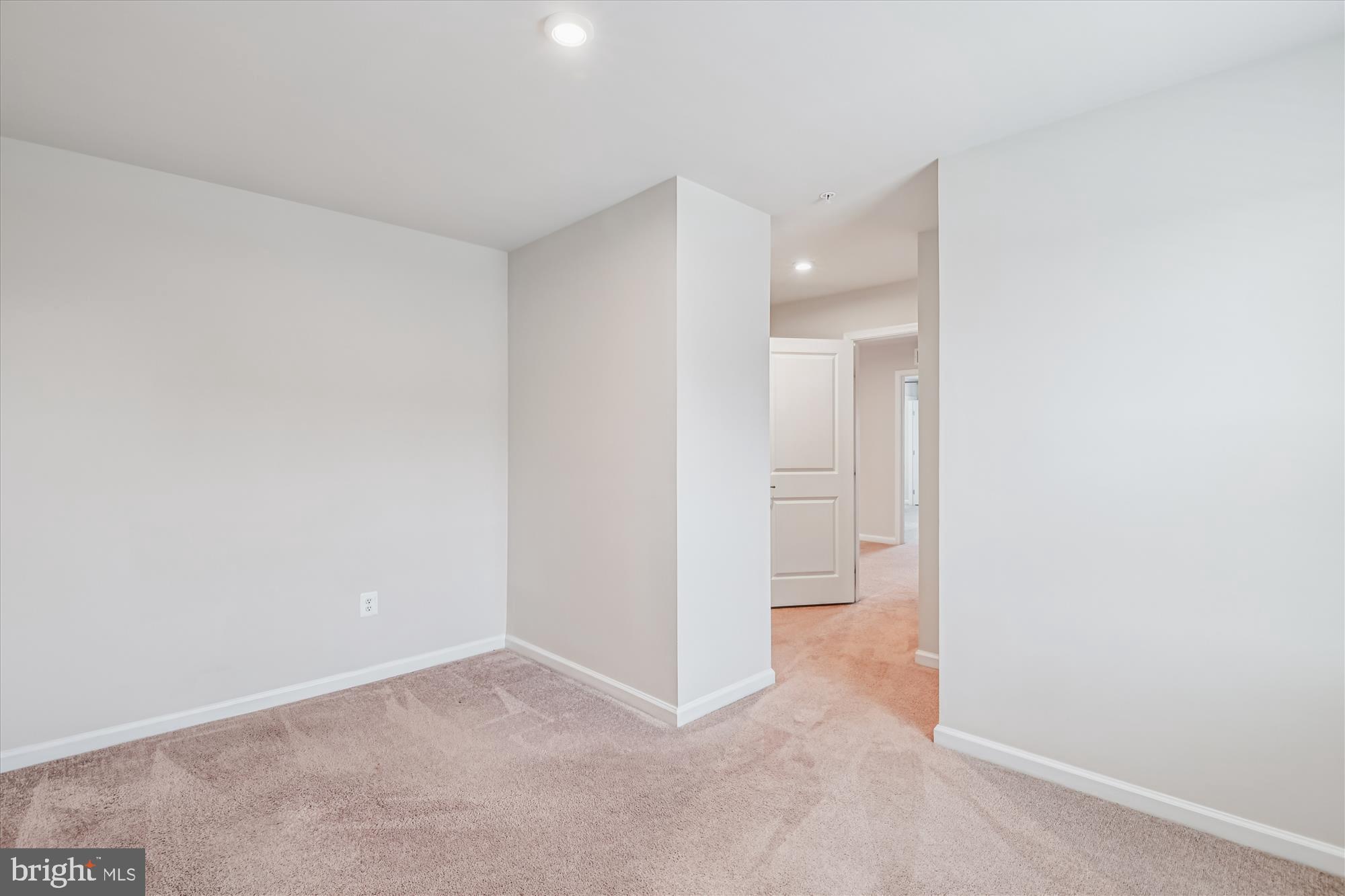 Glen Burnie, Maryland, 21060, United States, 4 Bedrooms Bedrooms, ,4 BathroomsBathrooms,Residential,For Sale,2010284