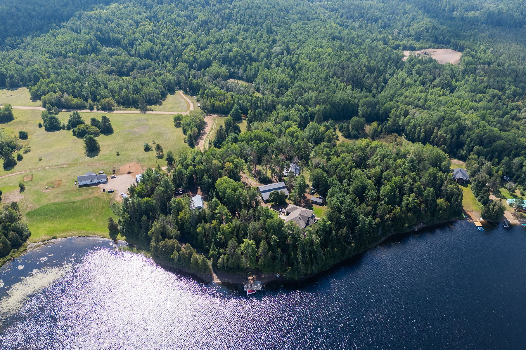  Exceptional Waterfront Estate - 物件實景