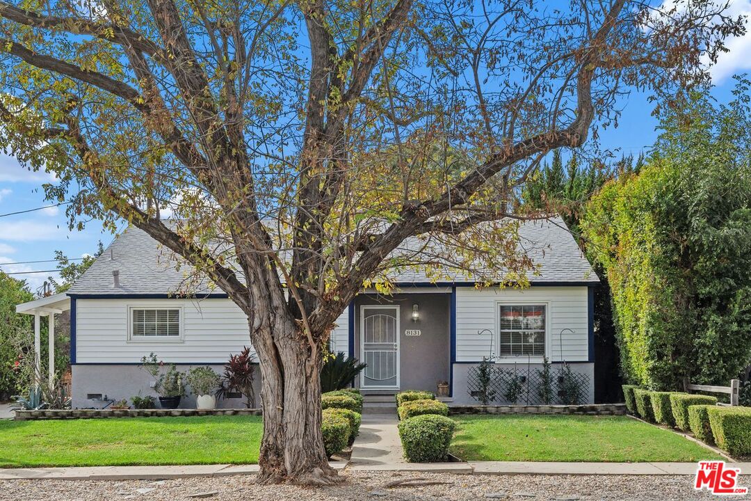 Lake Balboa, California, 91406, United States, 3 Bedrooms Bedrooms, ,1 BathroomBathrooms,Residential,For Sale,1992141