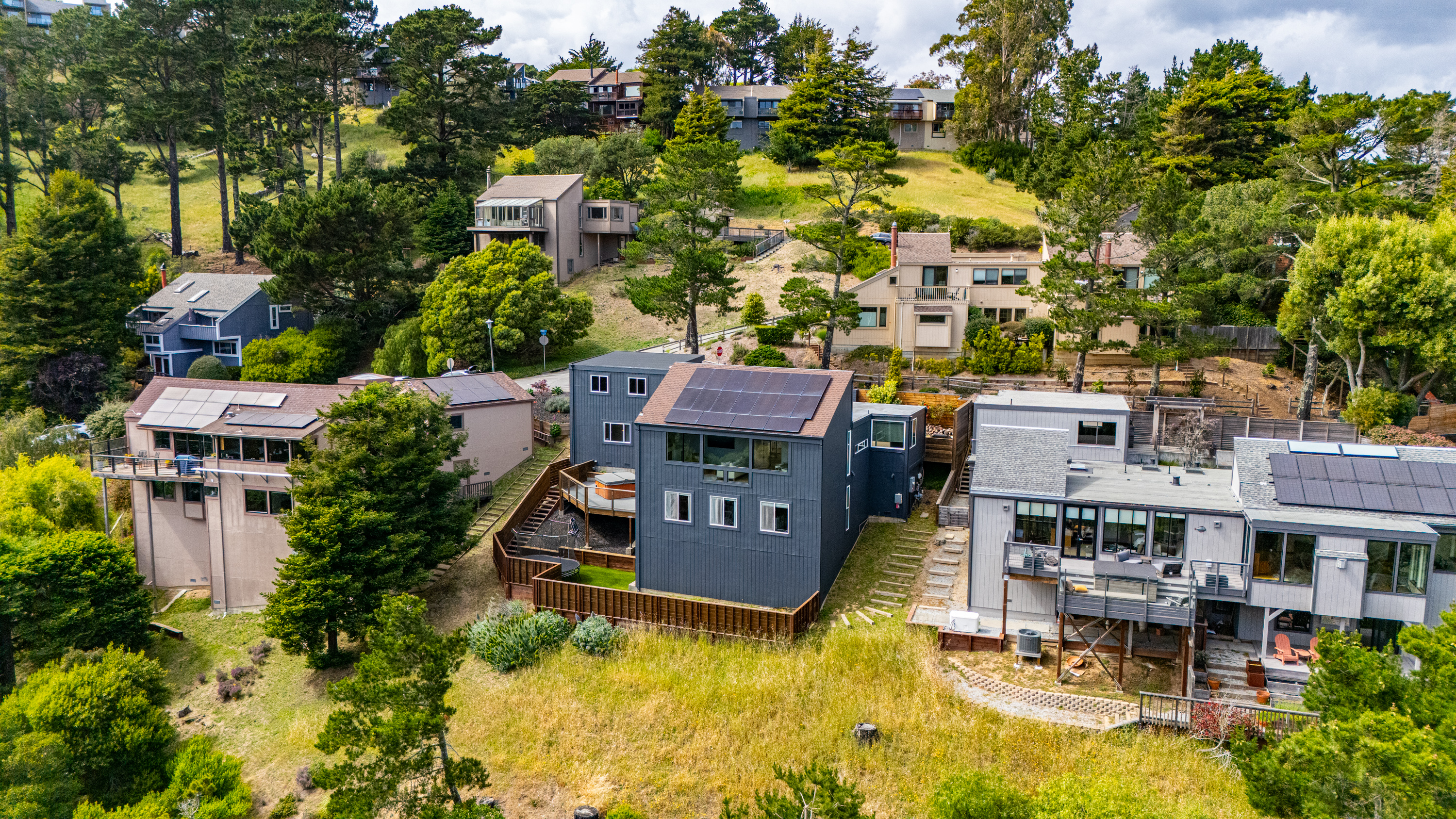  Contempary Hillside Living - 物件實景