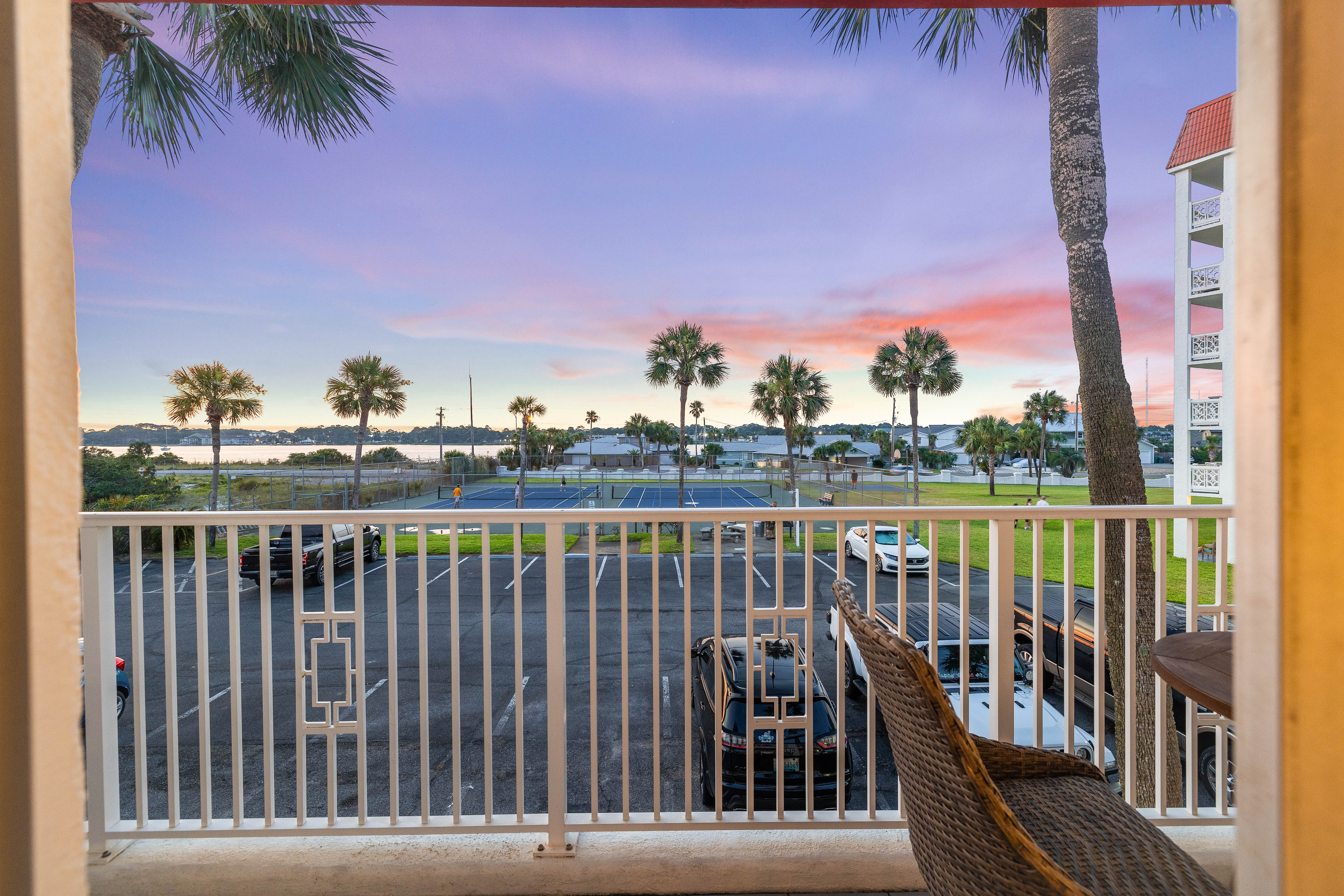  Top-Floor Studio Condo Ideal As Vacation Home Or Rental Investment - 物件實景