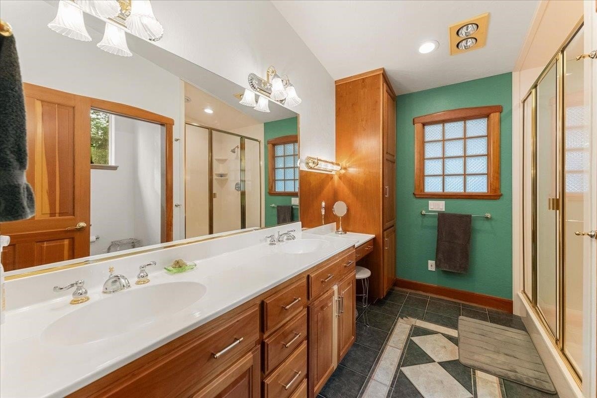 Mt Shasta, California, 96067, United States, 3 Bedrooms Bedrooms, ,2 BathroomsBathrooms,Residential,For Sale,1929082