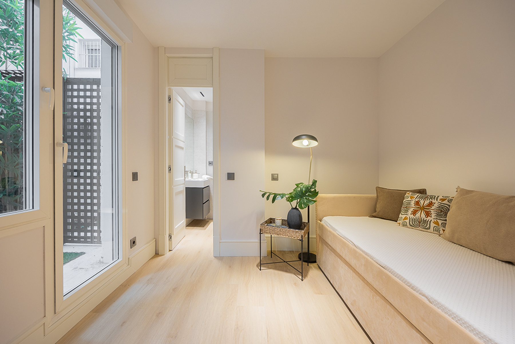  Fantastic 4-bedroom home with a private patio, in the Salamanca neighborhood. - 物件實景