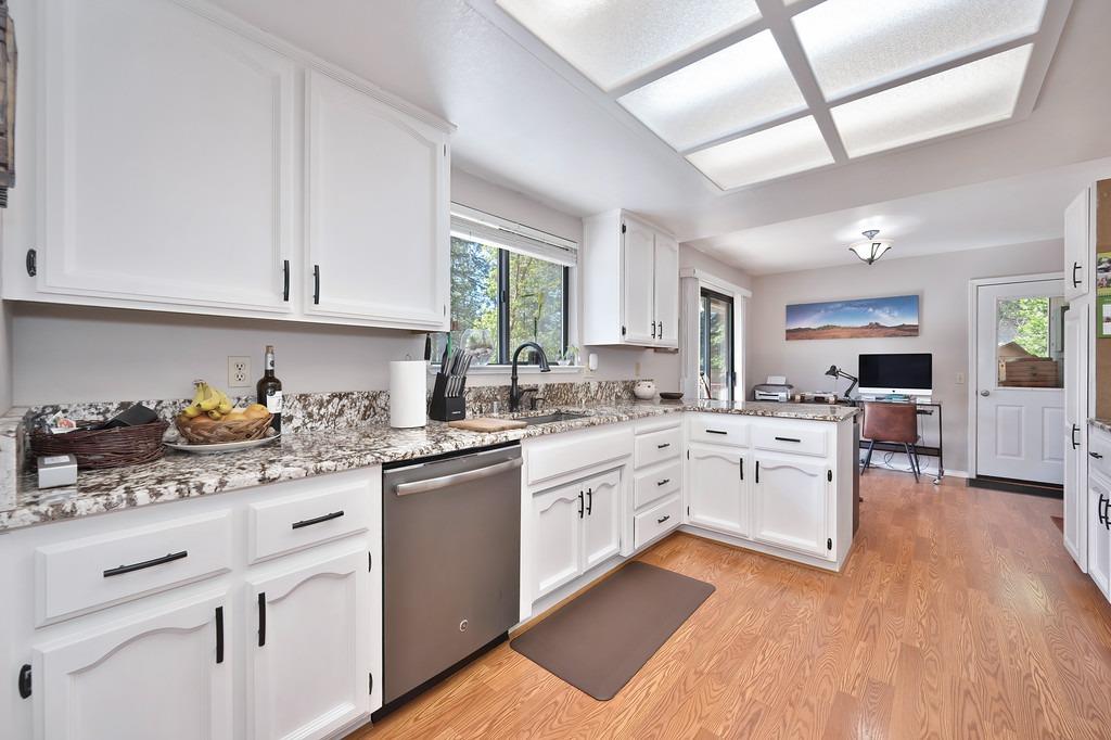 Foresthill, California, 95631, United States, 3 Bedrooms Bedrooms, ,2 BathroomsBathrooms,Residential,For Sale,1819375