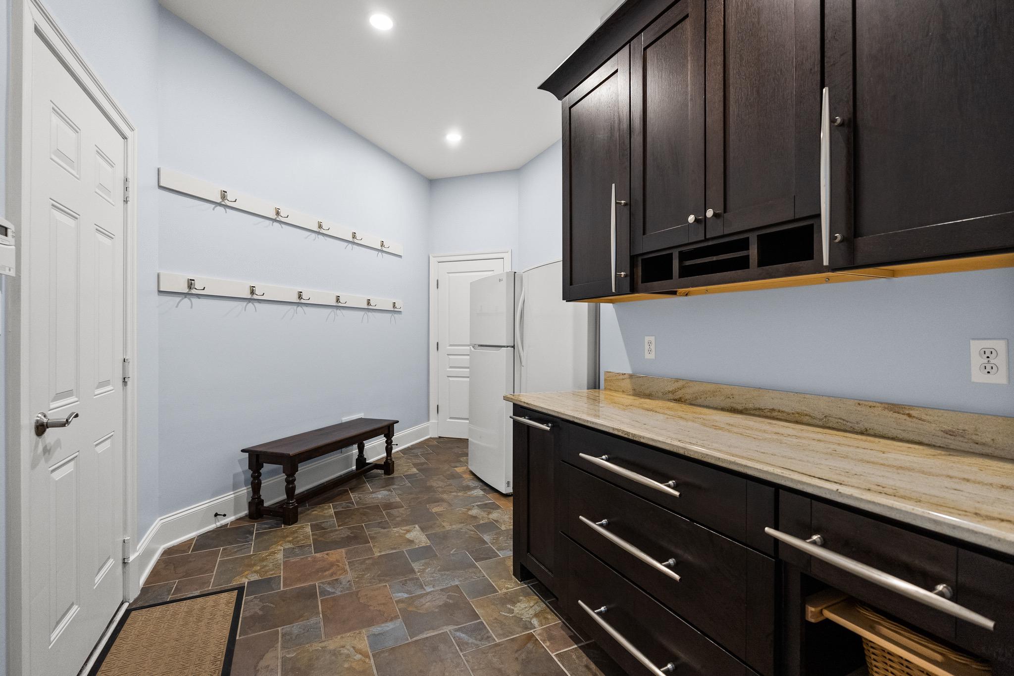  9111 Dara Lane, Great Falls, VA, 22066 - 物件實景