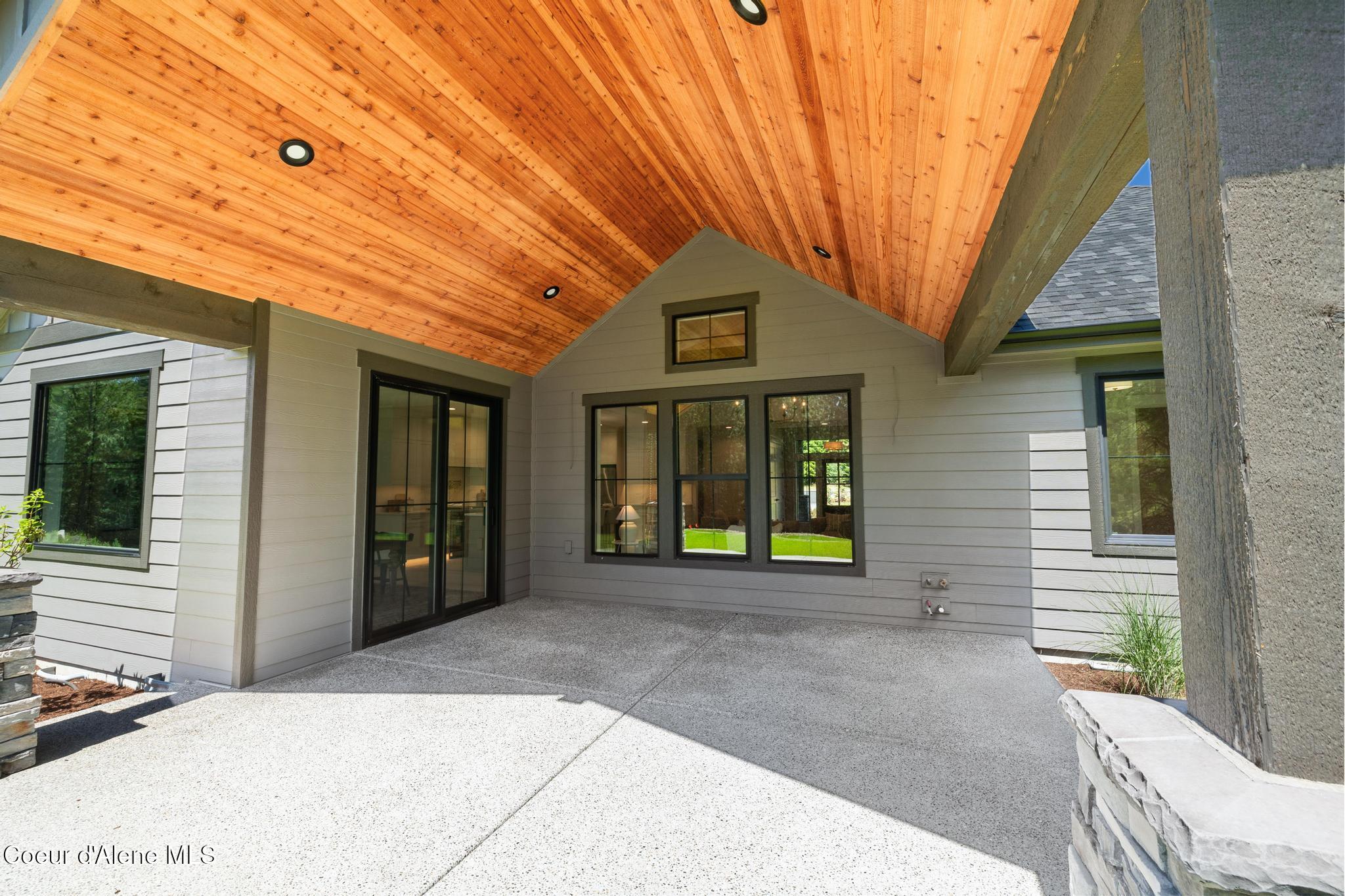 Hayden, Idaho, 83835, United States, 3 Bedrooms Bedrooms, ,2 BathroomsBathrooms,Residential,For Sale,1942248