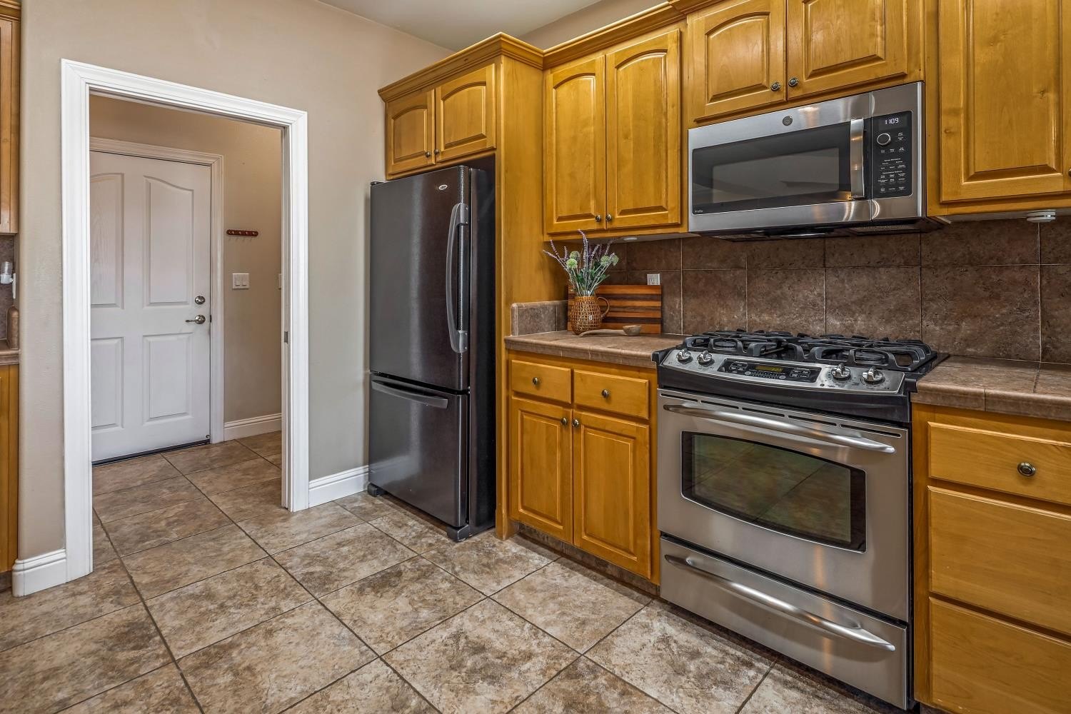 Valley Springs, California, 95252, United States, 3 Bedrooms Bedrooms, ,4 BathroomsBathrooms,Residential,For Sale,1981868