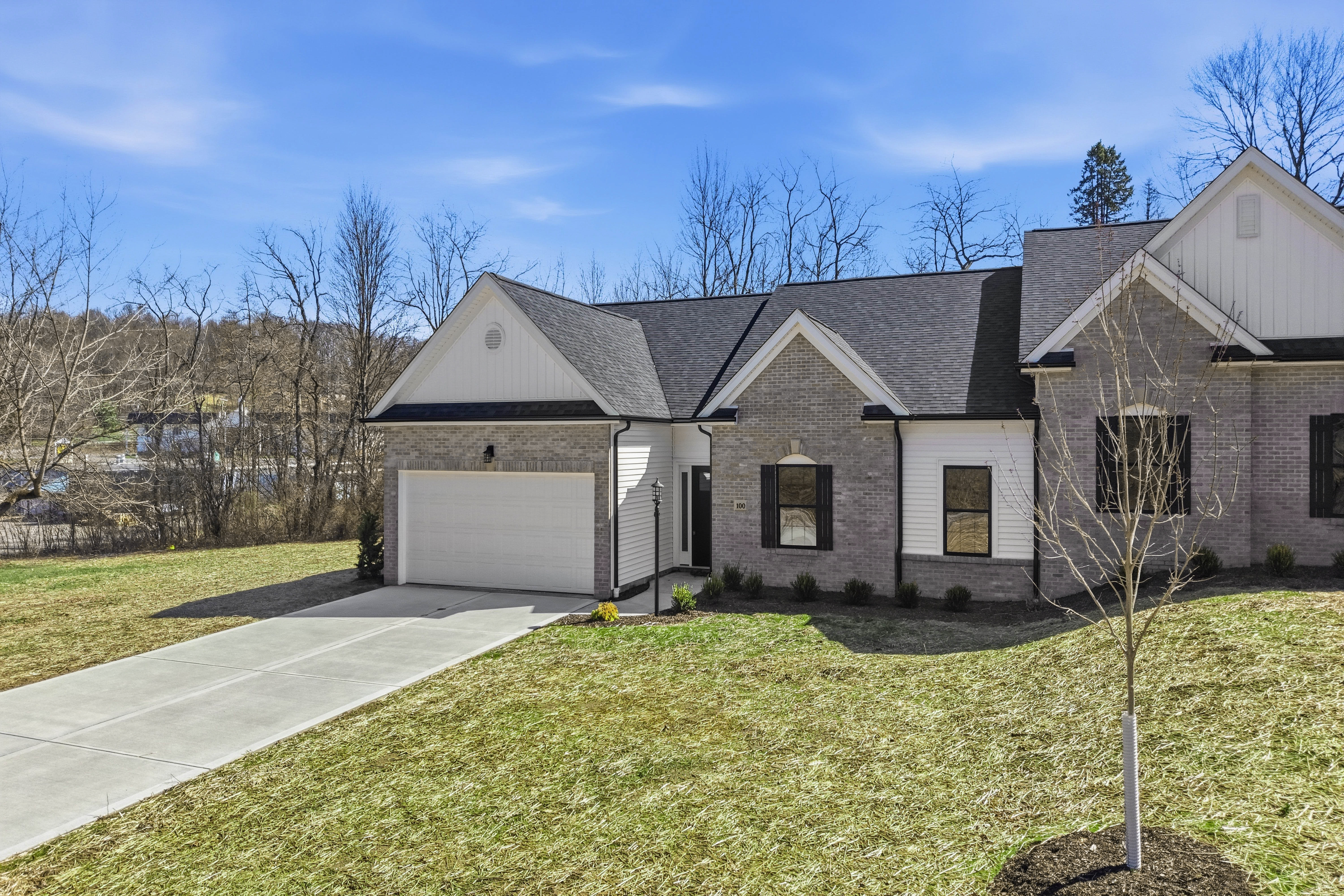  100-102 Huselton Drive - 物件實景