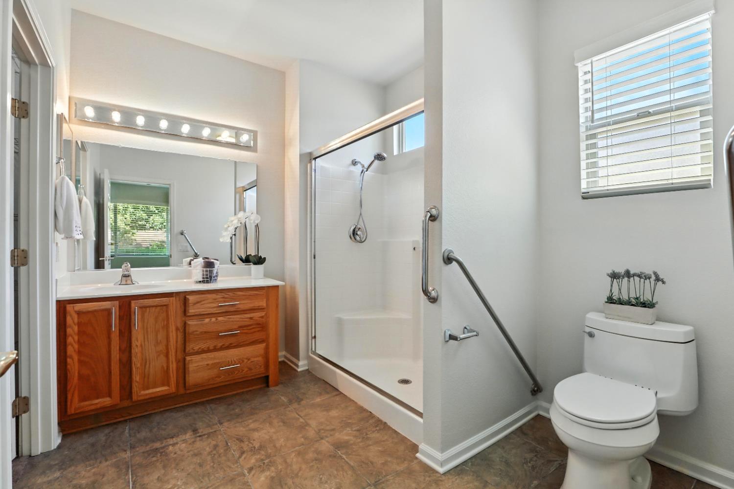 Lincoln, California, 95648, United States, 2 Bedrooms Bedrooms, ,2 BathroomsBathrooms,Residential,For Sale,1910856