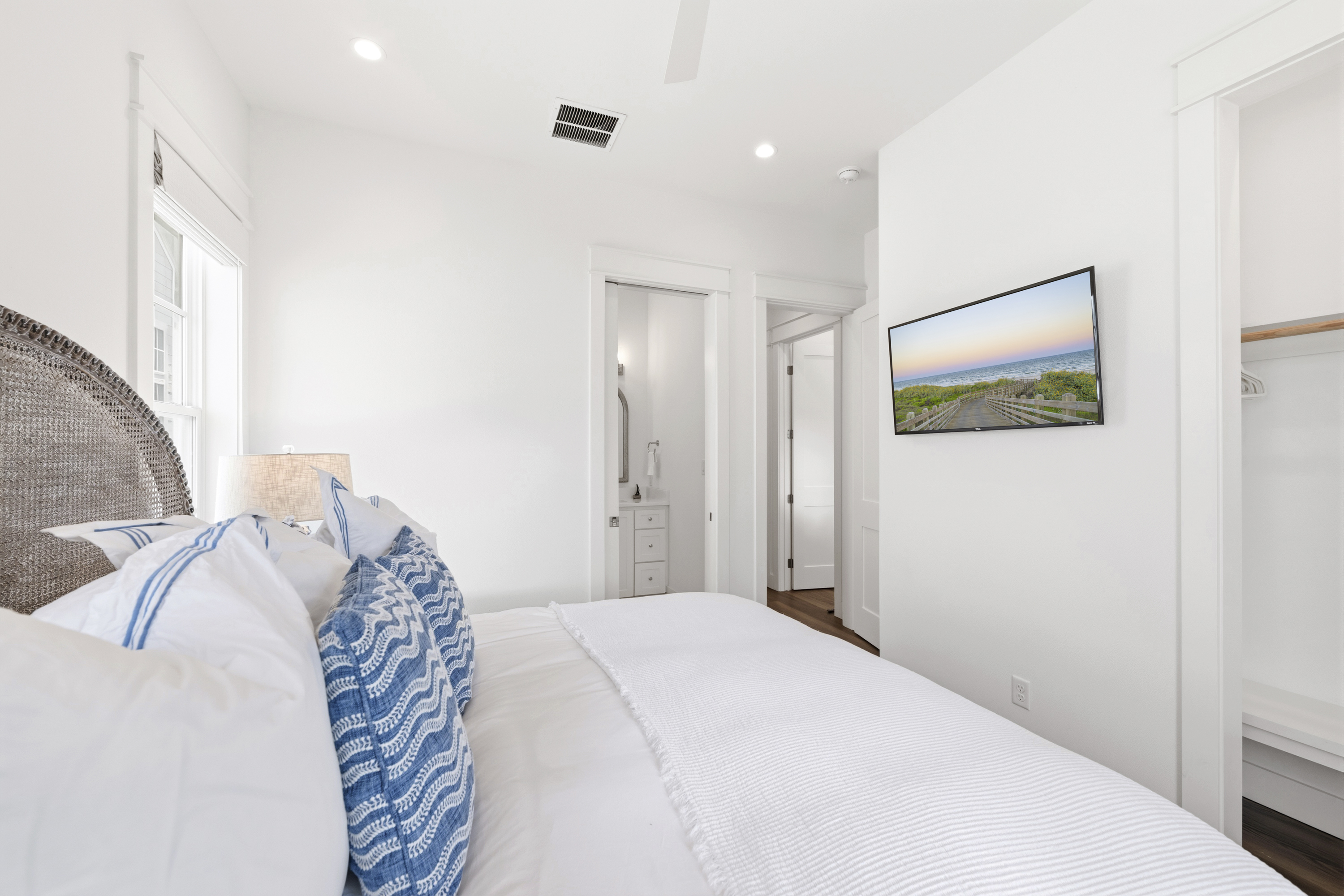  Corner Lot Luxury in Cinnamon Shore South - 物件實景