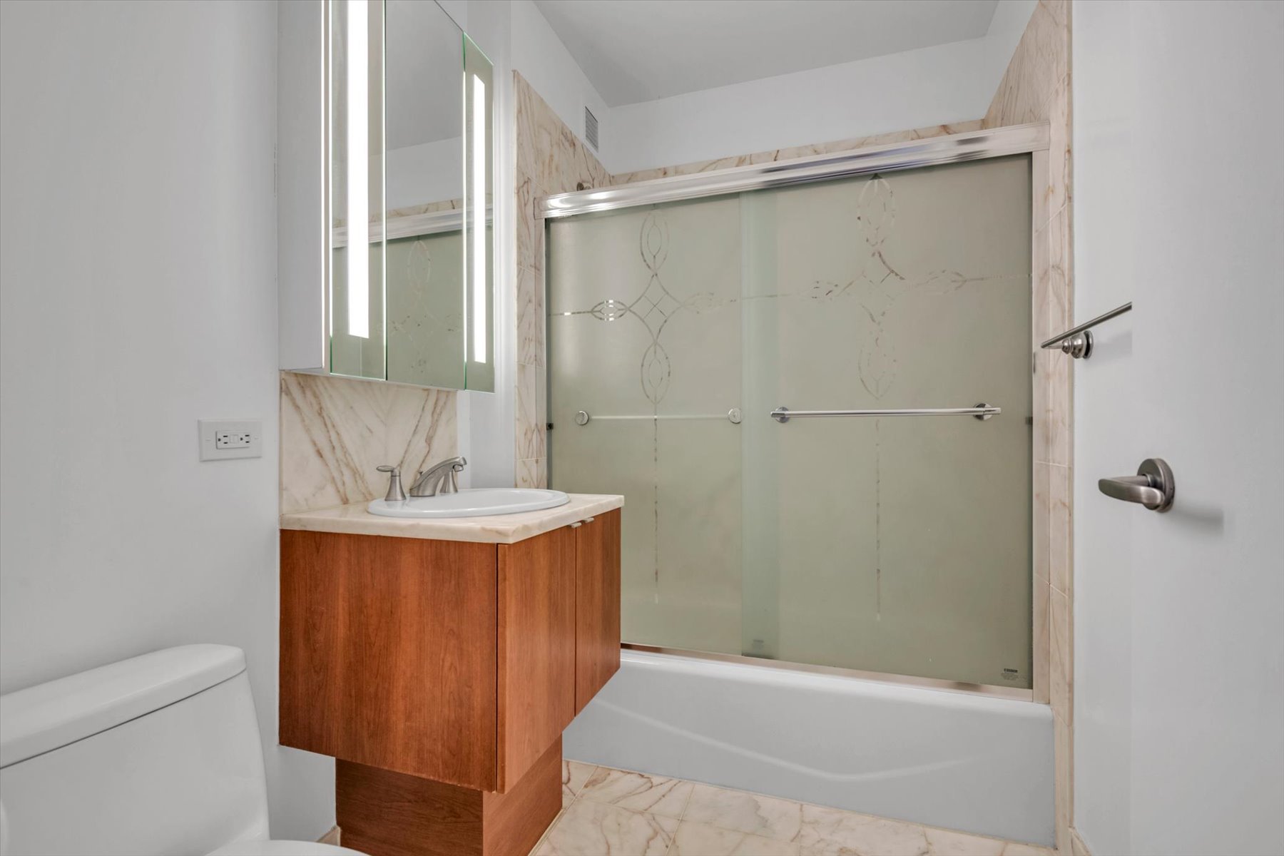  ?SUN DRENCHED TWO BEDROOM WITH FOREST HILLS GARDENS VIEWS? - 物件實景
