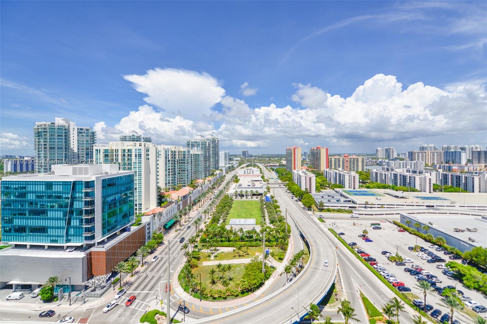 Sunny Isles Beach, Florida, 33160, United States, 2 Bedrooms Bedrooms, ,2 BathroomsBathrooms,Residential,For Sale,1991948