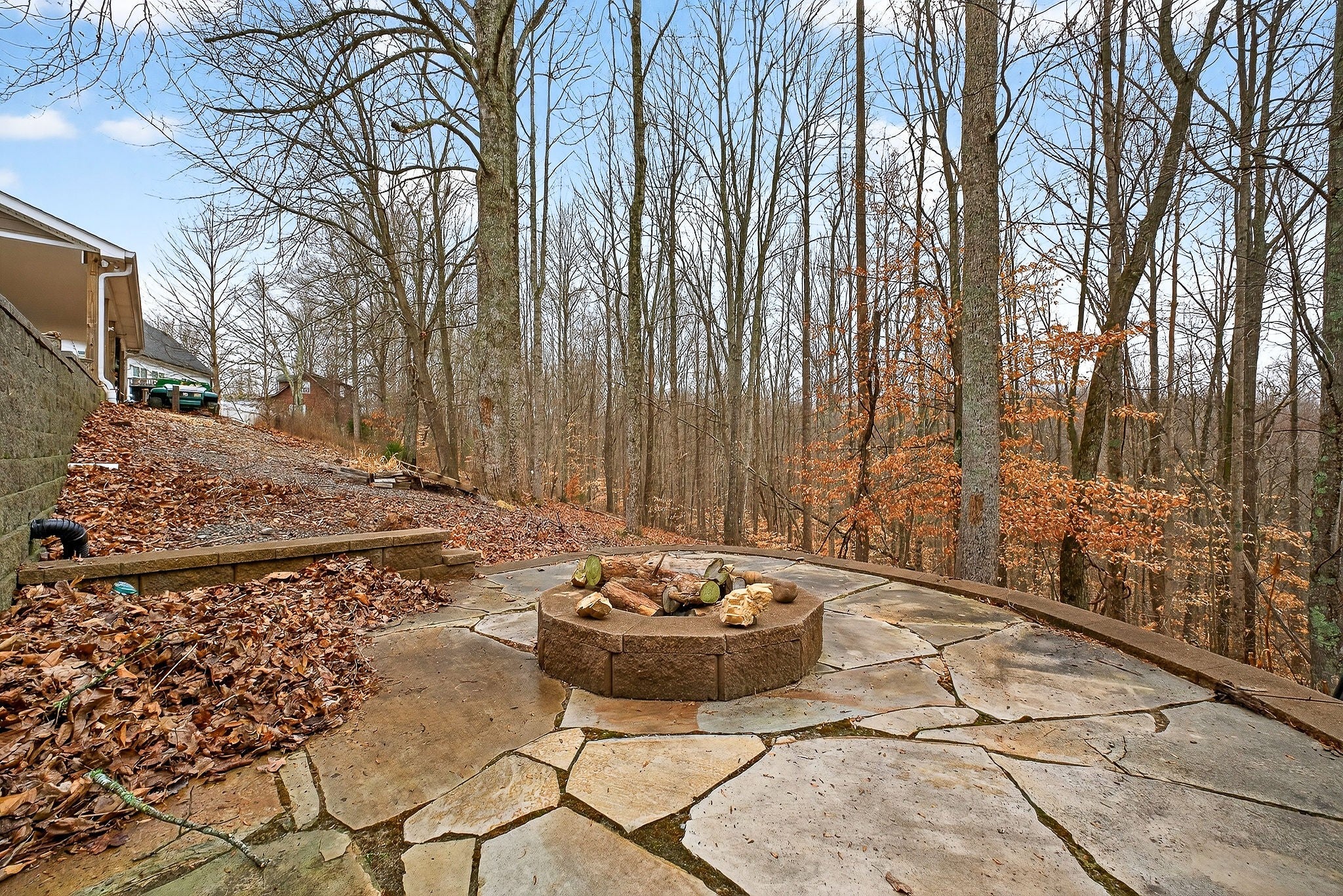 Smithville, Tennessee, 37166, United States, 4 Bedrooms Bedrooms, ,3 BathroomsBathrooms,Residential,For Sale,2008233