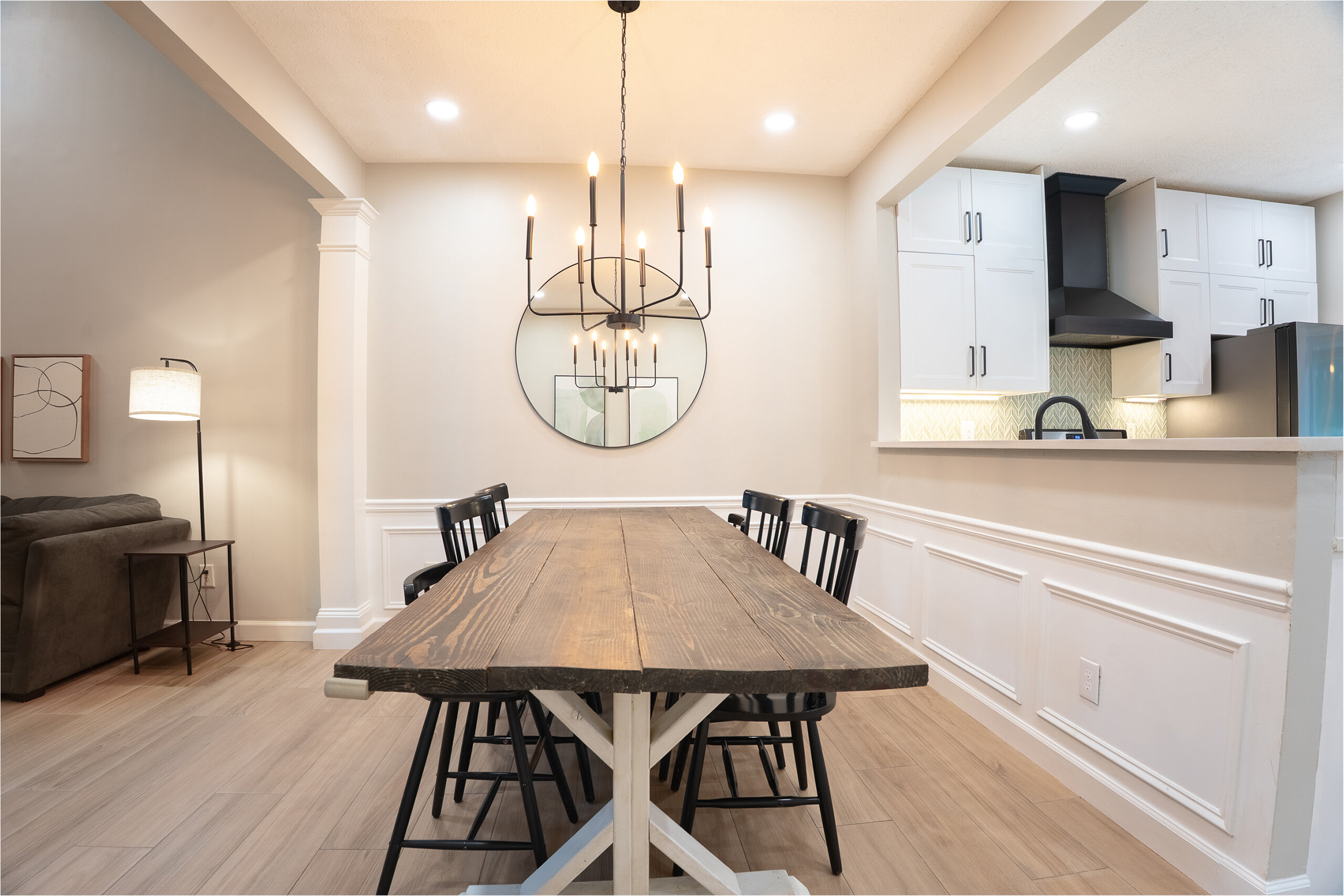  Beautifully Updated Townhome in Desirable Windward/Deerfield Area of Alpharetta - 物件實景