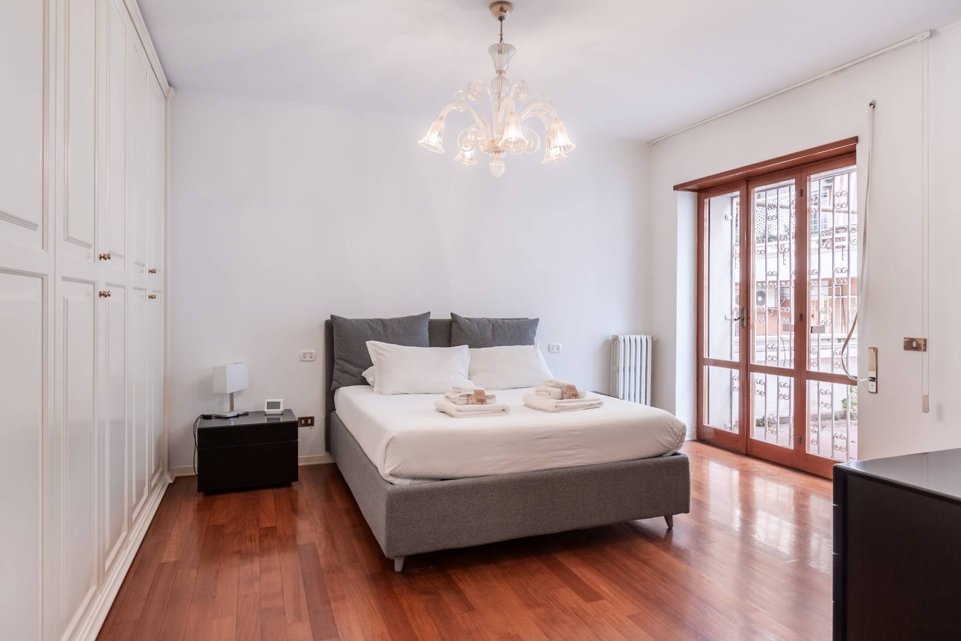 Roma, Roma, 00100, IT, 5 Bedrooms Bedrooms, ,3 BathroomsBathrooms,Residential,For Sale,1738705