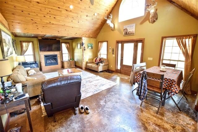 Hulbert, Oklahoma, 74441, United States, 4 Bedrooms Bedrooms, ,2 BathroomsBathrooms,Residential,For Sale,1983327