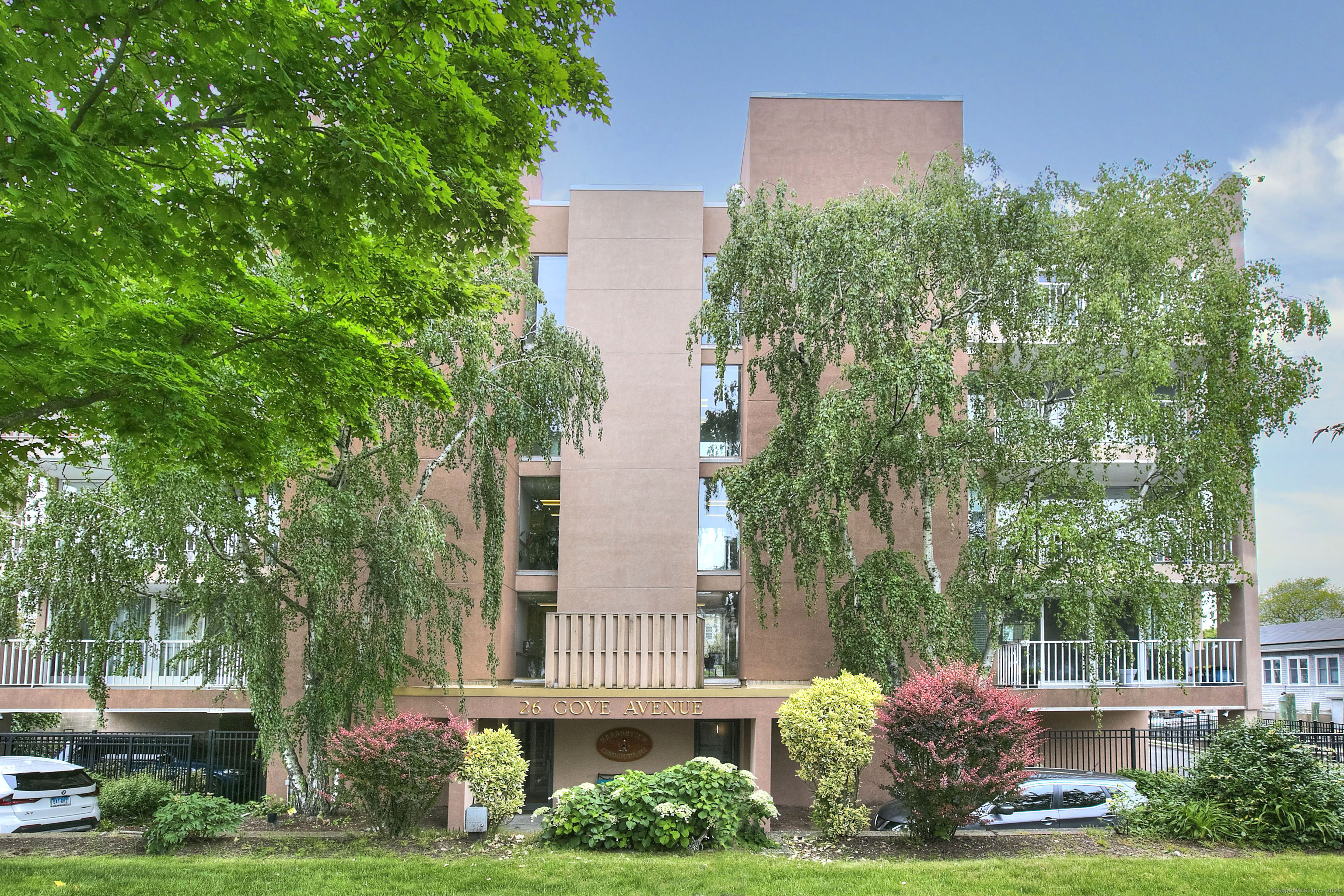 Norwalk, Connecticut, 06855, United States, 2 Bedrooms Bedrooms, ,2 BathroomsBathrooms,Residential,For Sale,1838207