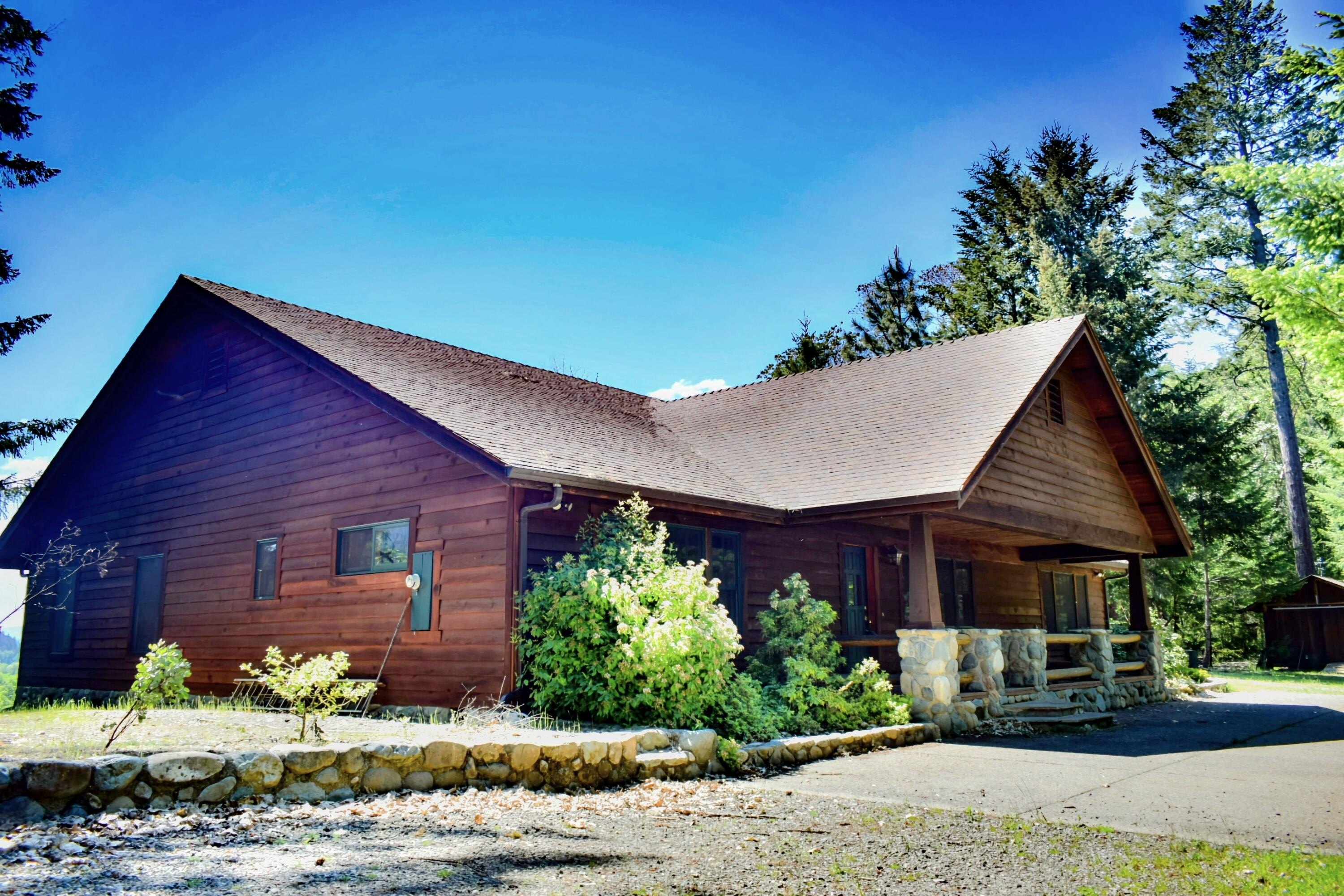 Cave Junction, Oregon, 97523, United States, 3 Bedrooms Bedrooms, ,3 BathroomsBathrooms,Residential,For Sale,1975674