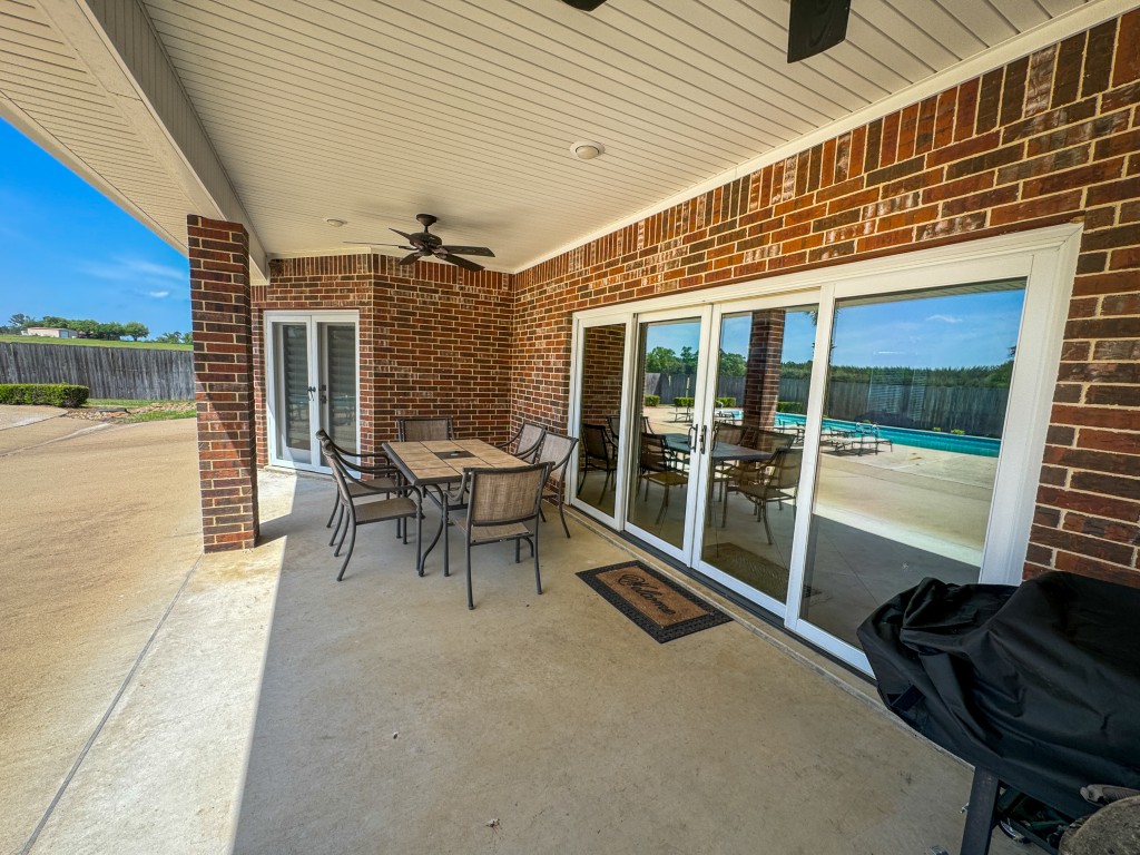 Bloomburg, Texas, 75556, United States, 4 Bedrooms Bedrooms, ,2 BathroomsBathrooms,Residential,For Sale,1789211