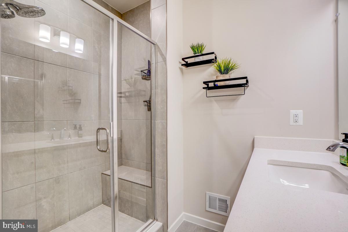 Manassas Park, Virginia, 20111, United States, 3 Bedrooms Bedrooms, ,3 BathroomsBathrooms,Residential,For Sale,1942849