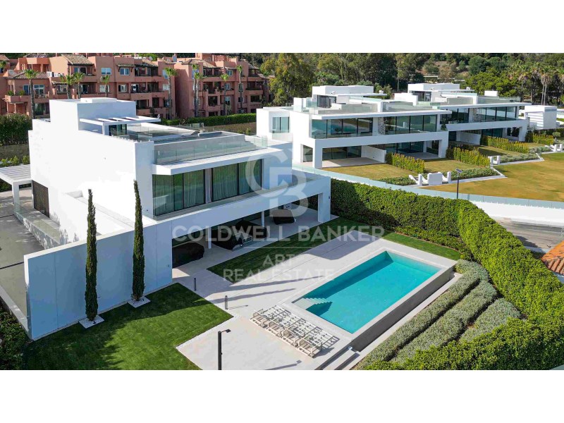 Marbella, Andalusia, ES, 5 Bedrooms Bedrooms, ,5 BathroomsBathrooms,Residential,For Sale,1805166
