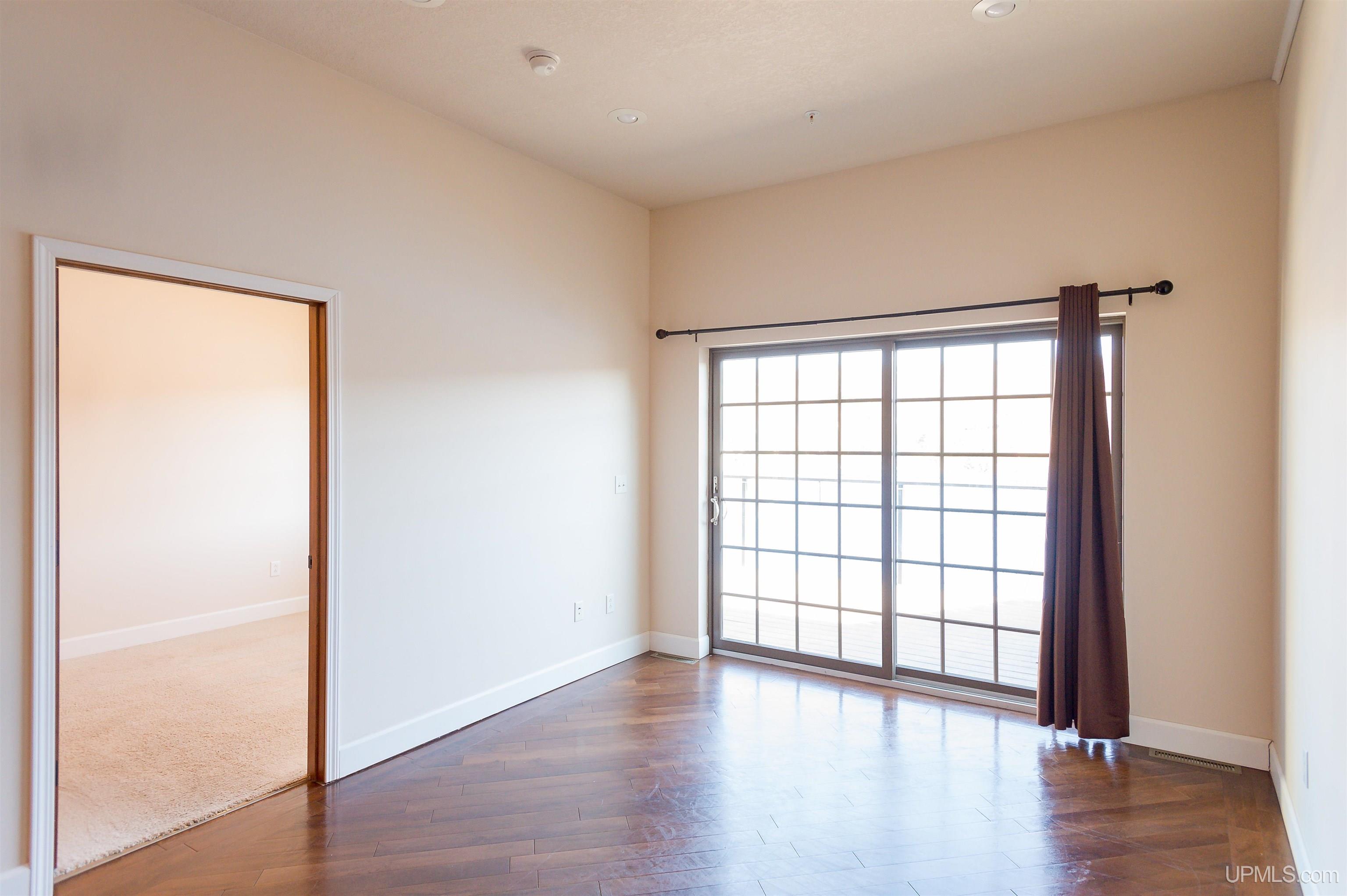 Houghton, Michigan, 49931, United States, 5 Bedrooms Bedrooms, ,2 BathroomsBathrooms,Residential,For Sale,1977730